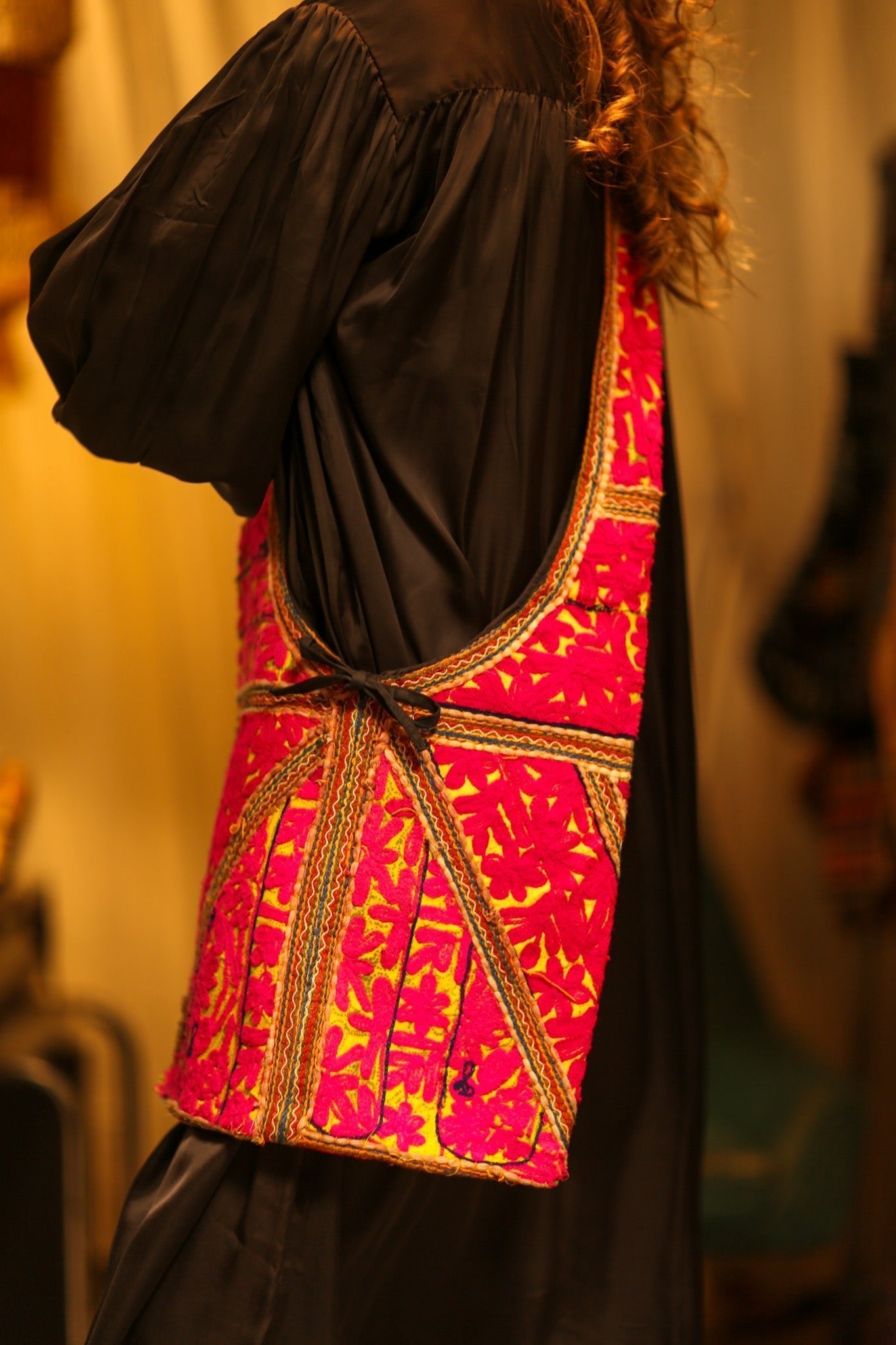 BIBI ARTISAN EMBROIDERED CROSSBODY BAG - MOMO STUDIO BERLIN - Berlin Concept Store - sustainable & ethical fashion