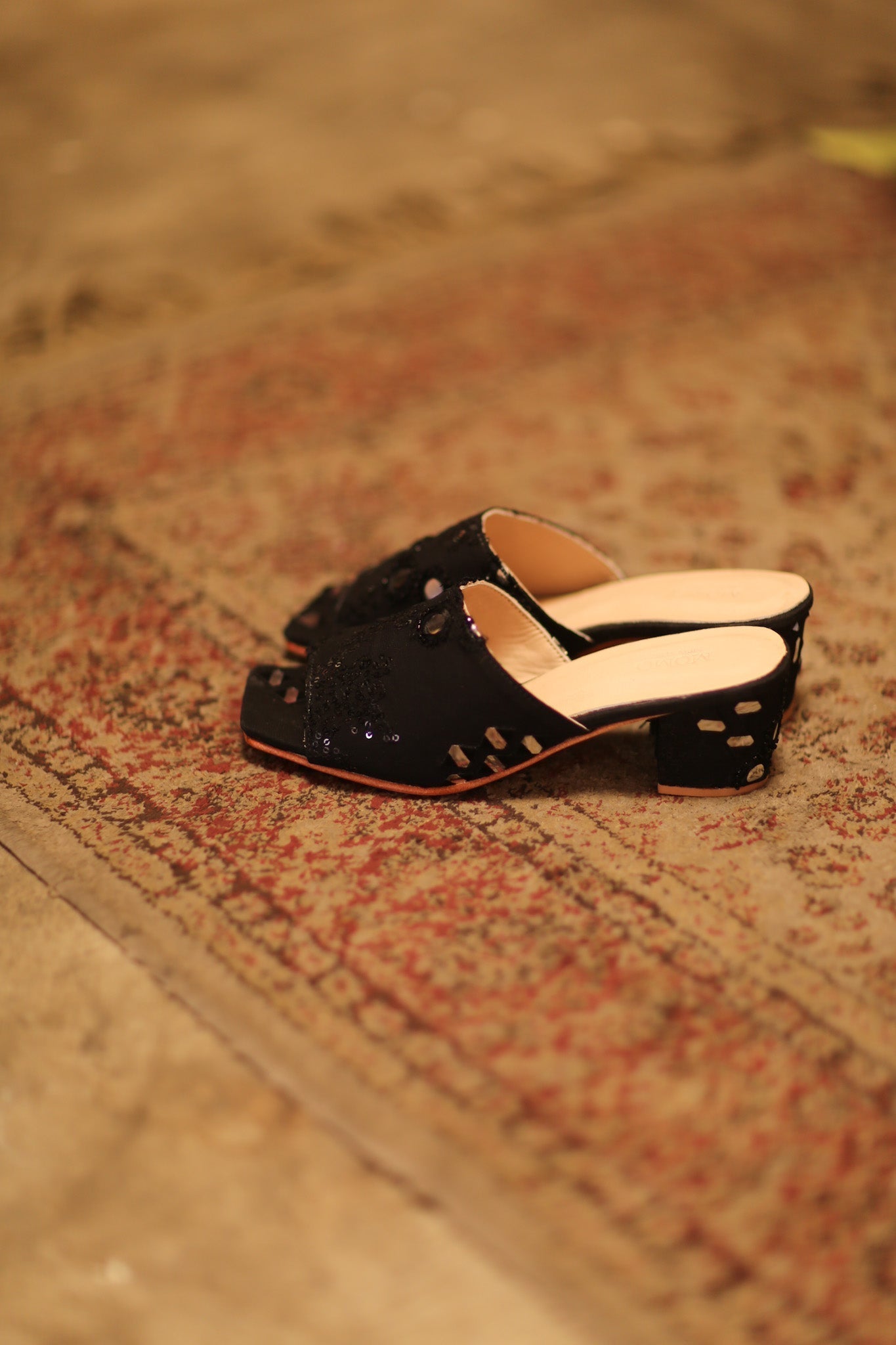 BLACK SILK EMBELLISHED MULES LENNY - MOMO STUDIO BERLIN - Berlin Concept Store - sustainable & ethical fashion