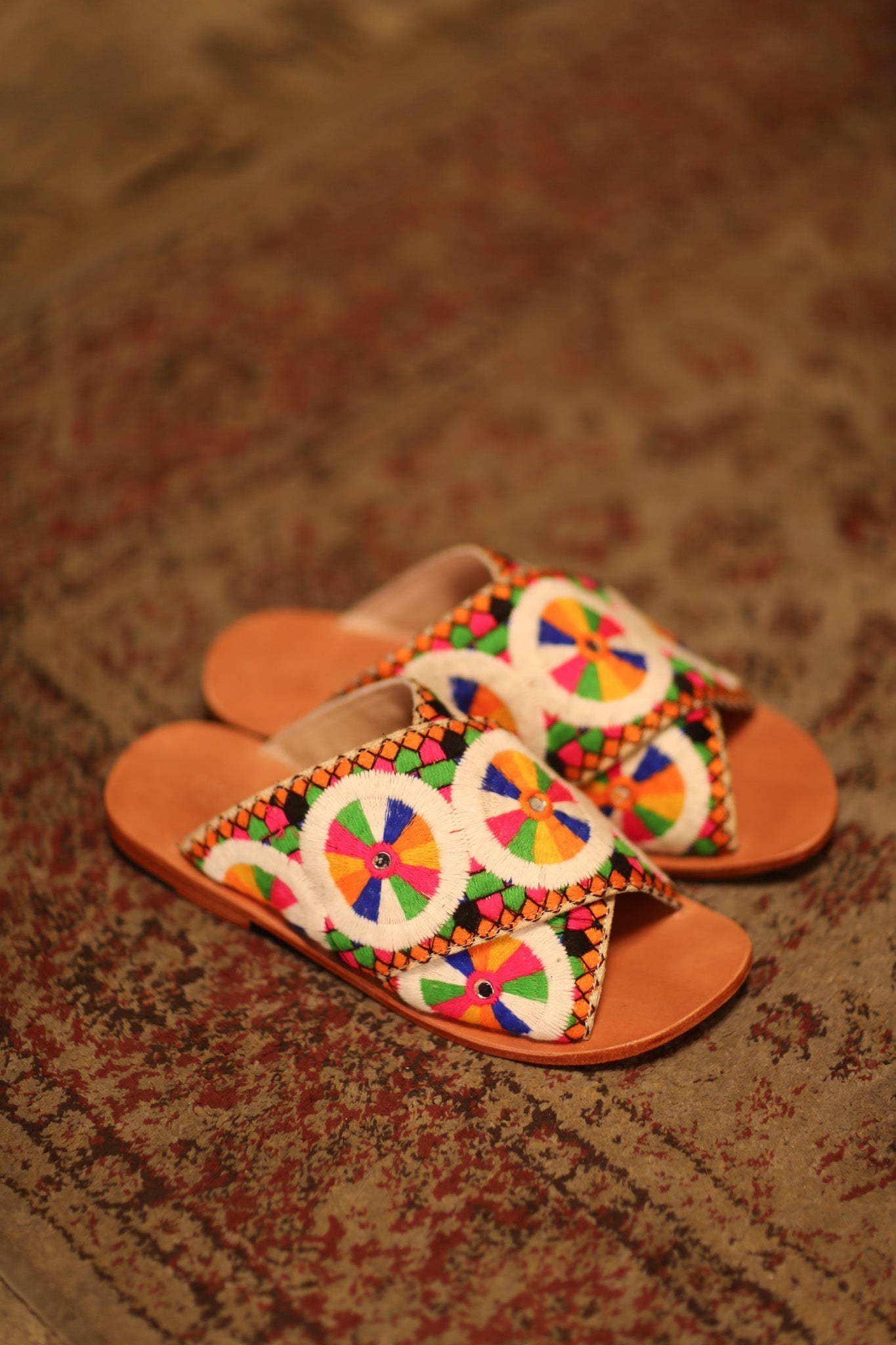 EMBROIDERED BORDER TRIMS LEATHER SANDALS - MOMO STUDIO BERLIN - Berlin Concept Store - sustainable & ethical fashion