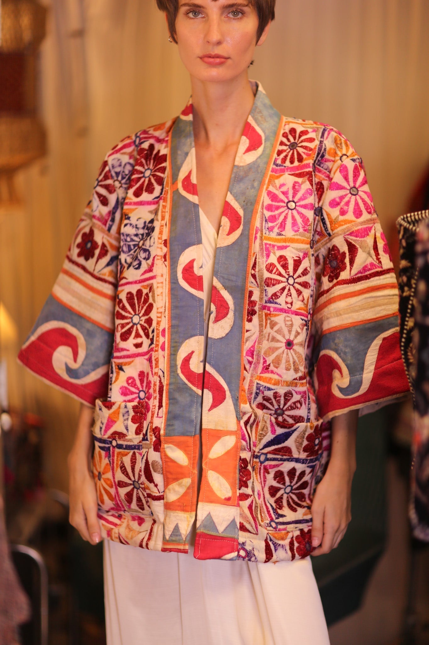 EMBROIDERED SHORT KIMONO NEON - MOMO STUDIO BERLIN - Berlin Concept Store - sustainable & ethical fashion
