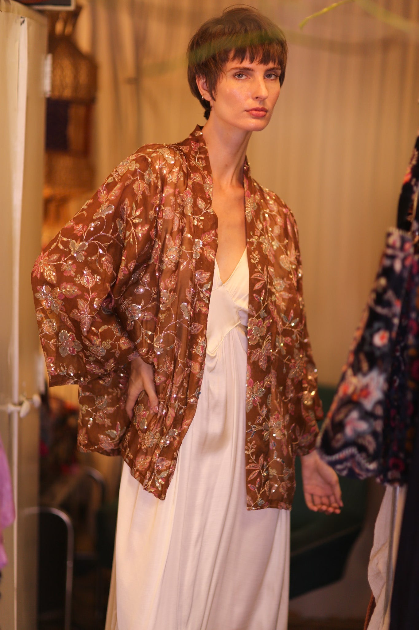 EMBROIDERED SILK SHORT KIMONO SIENNA - MOMO STUDIO BERLIN - Berlin Concept Store - sustainable & ethical fashion
