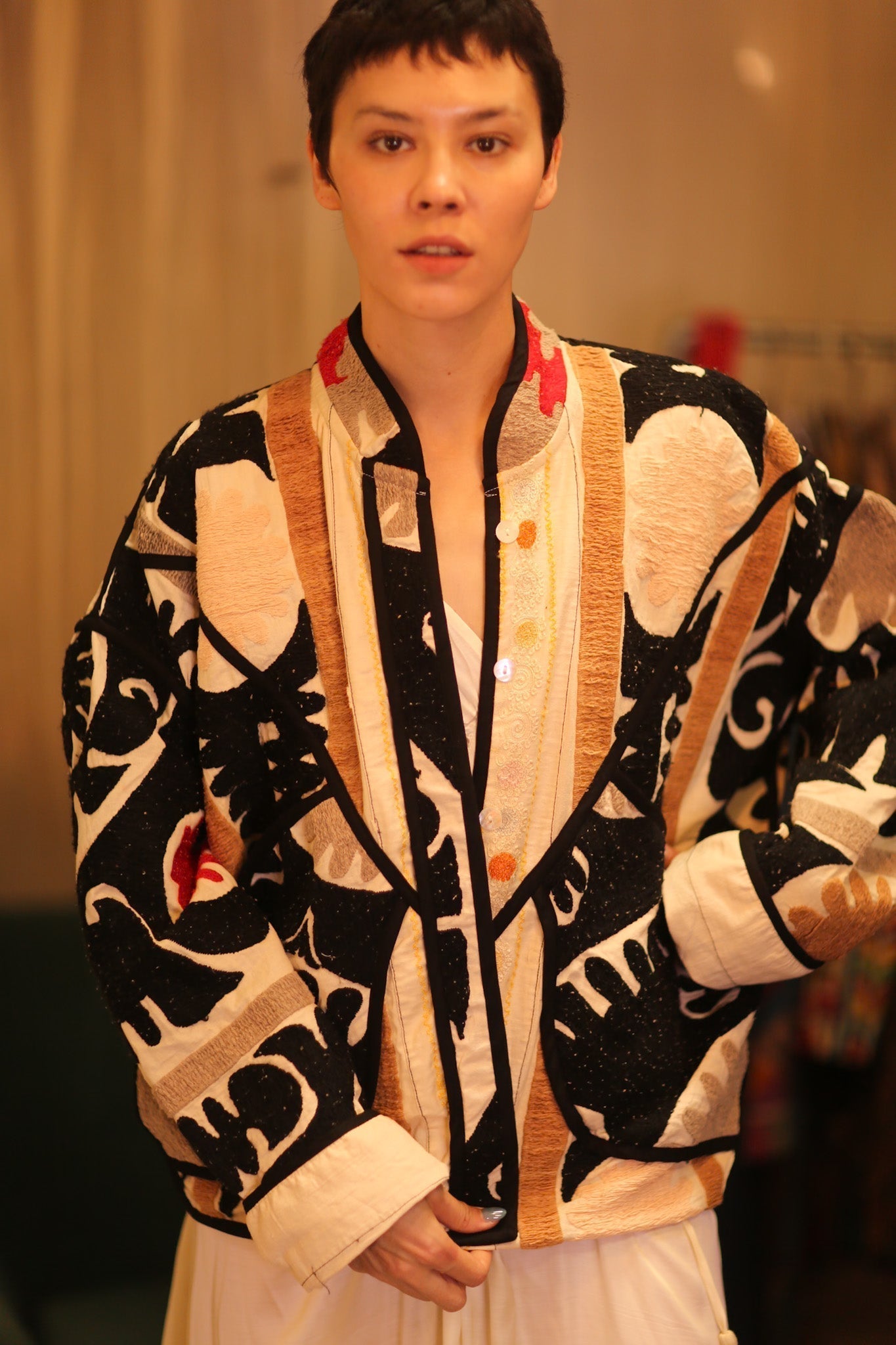 EMBROIDERED SUZANI JACKET INPARA - MOMO STUDIO BERLIN - Berlin Concept Store - sustainable & ethical fashion