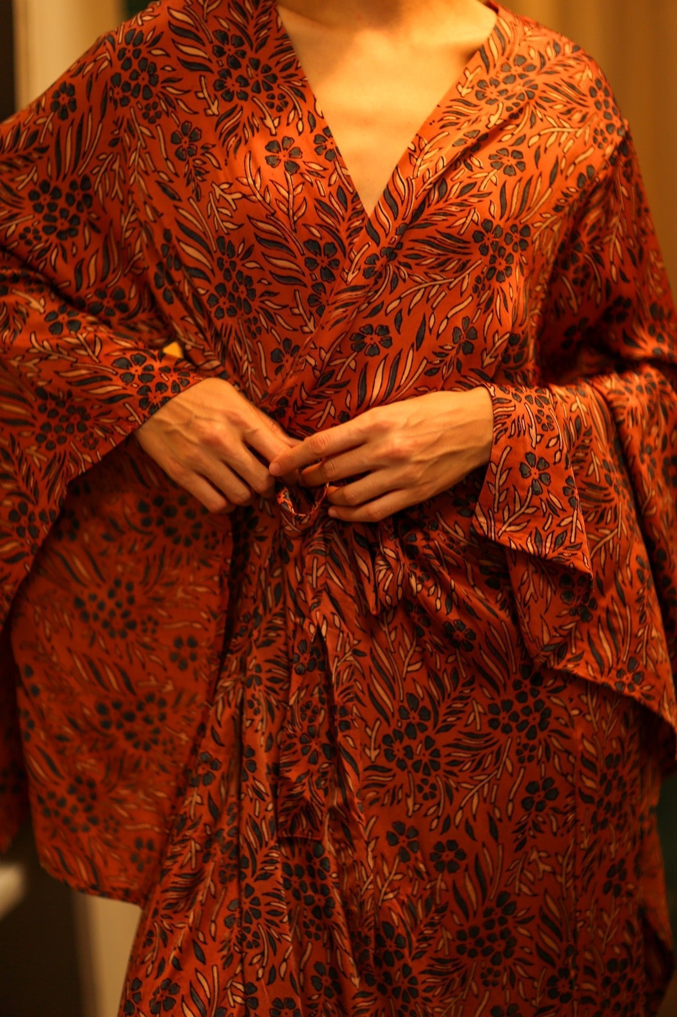 HAND BLOCK PRINT SILK KIMONO PINA - MOMO STUDIO BERLIN - Berlin Concept Store - sustainable & ethical fashion