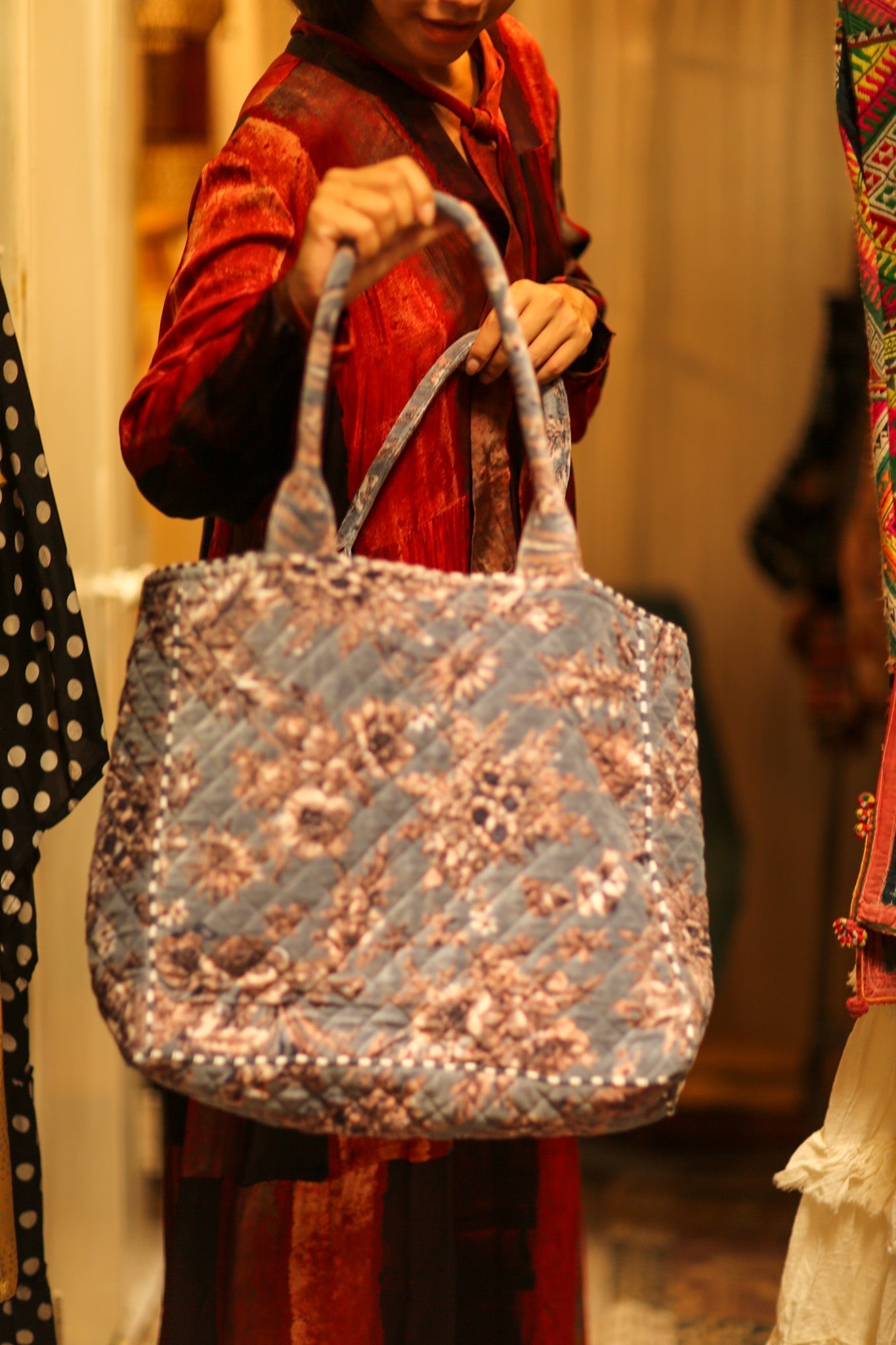 KALI VELVET BAG ROMANTIC GREY L - MOMO STUDIO BERLIN - Berlin Concept Store - sustainable & ethical fashion
