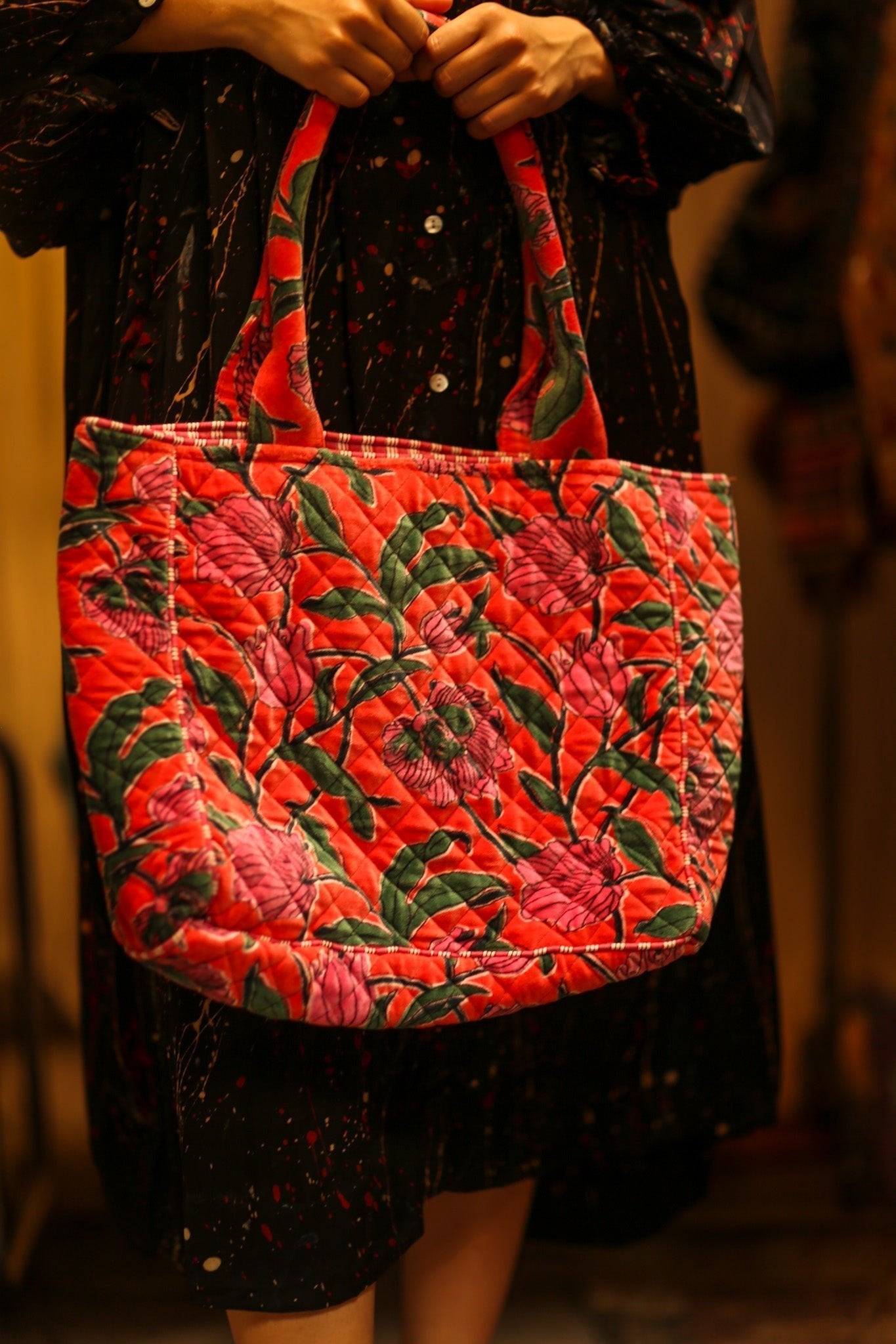 KALI VELVET BAG STRAWBERRY FLORAL M - MOMO STUDIO BERLIN - Berlin Concept Store - sustainable & ethical fashion
