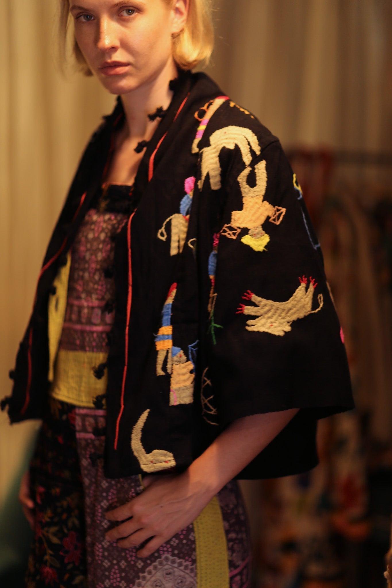 LAOS EMBROIDERED TRIBAL SHORT JACKET - MOMO STUDIO BERLIN - Berlin Concept Store - sustainable & ethical fashion
