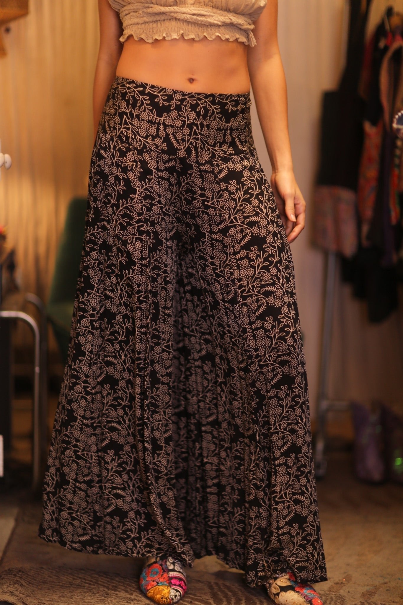 SILK WIDE LEG PANTS RUBY BLOOM - MOMO STUDIO BERLIN - Berlin Concept Store - sustainable & ethical fashion