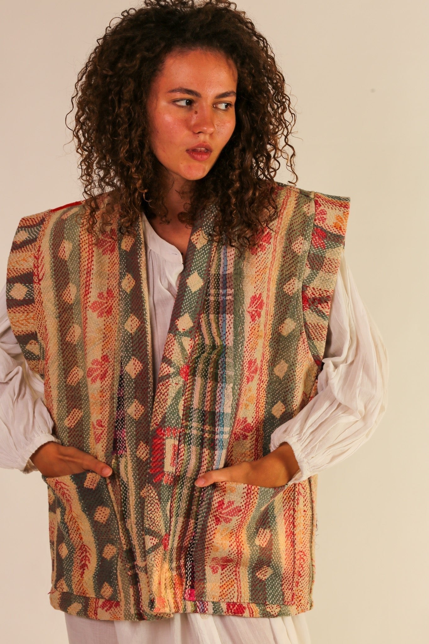 VEST WANISSA KANTHA VINTAGE QUILT - MOMO STUDIO BERLIN - Berlin Concept Store - sustainable & ethical fashion