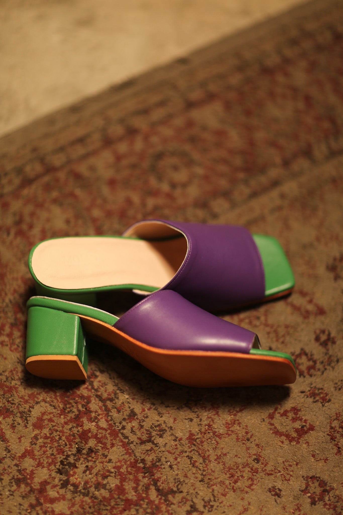 LEATHER HEELED MULES LORIN PURPLE GREEN