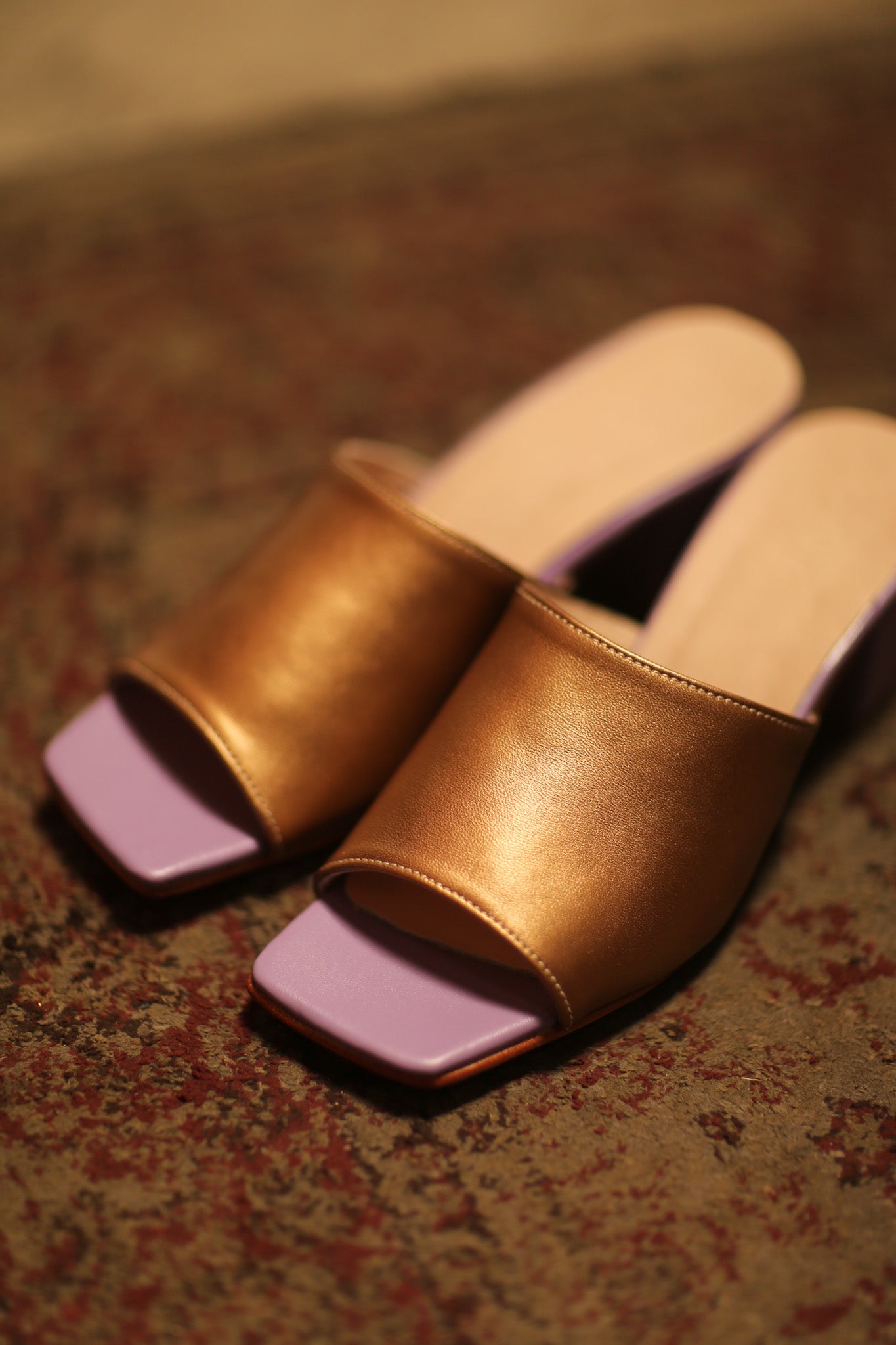 LEATHER MULES LORIN GOLD LAVENDER