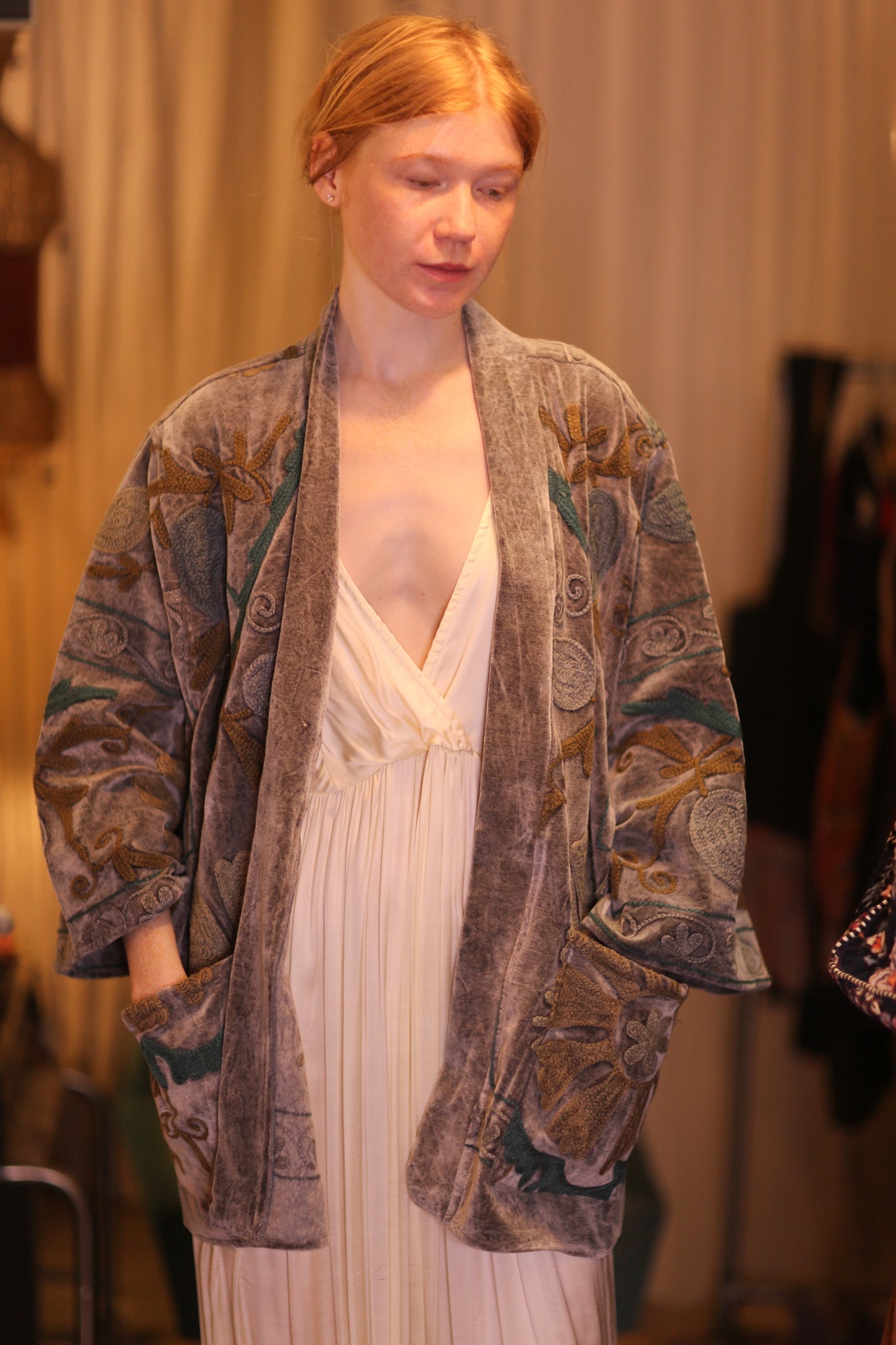 EMBROIDERED VELVET SHORT KIMONO MONTY GUGU