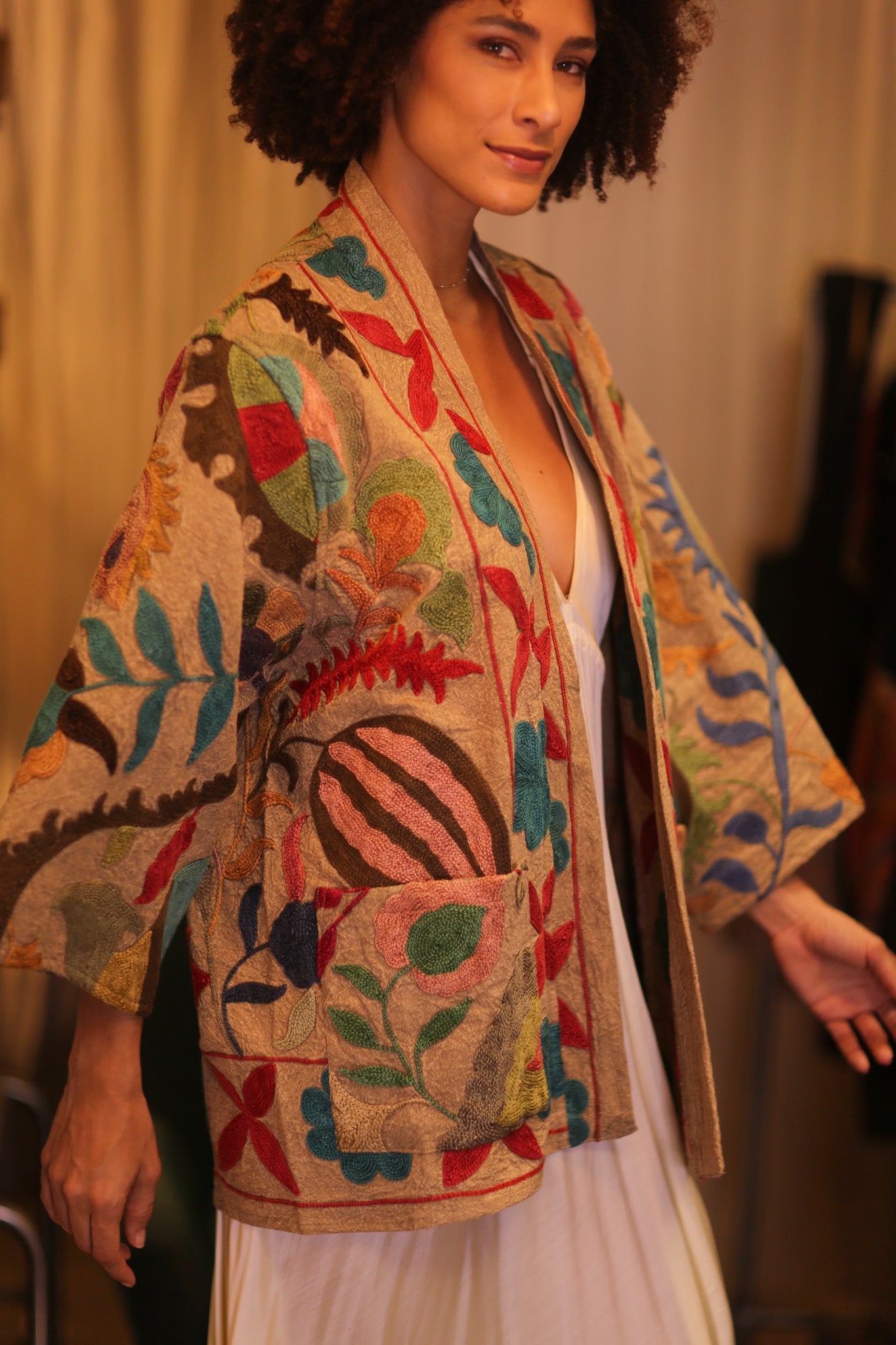 GINEVRA EMBROIDERED SUZANI KIMONO MONTY IXORA