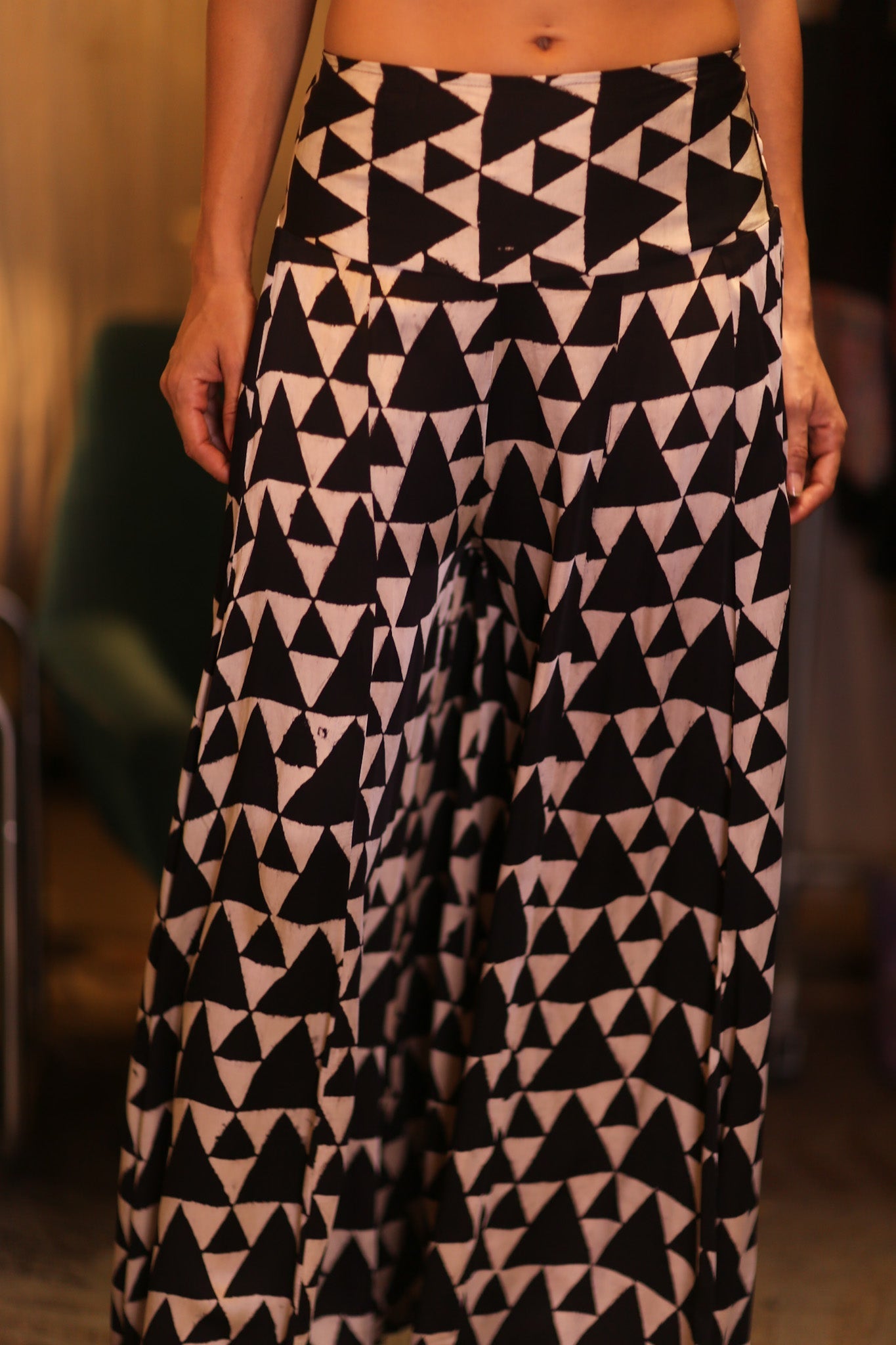 SILK WIDE LEG PANTS RUBY BLACK TRIANGLE