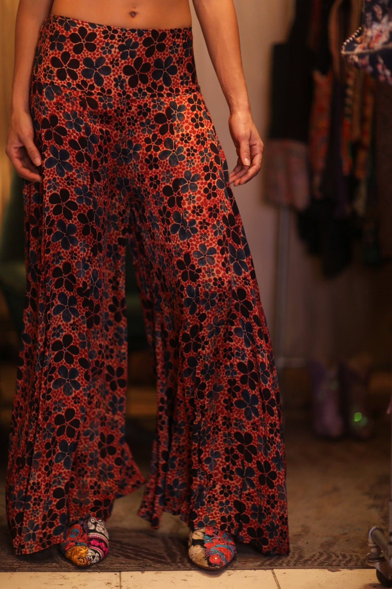 SILK WIDE LEG PANTS RUBY FRANGIPANI
