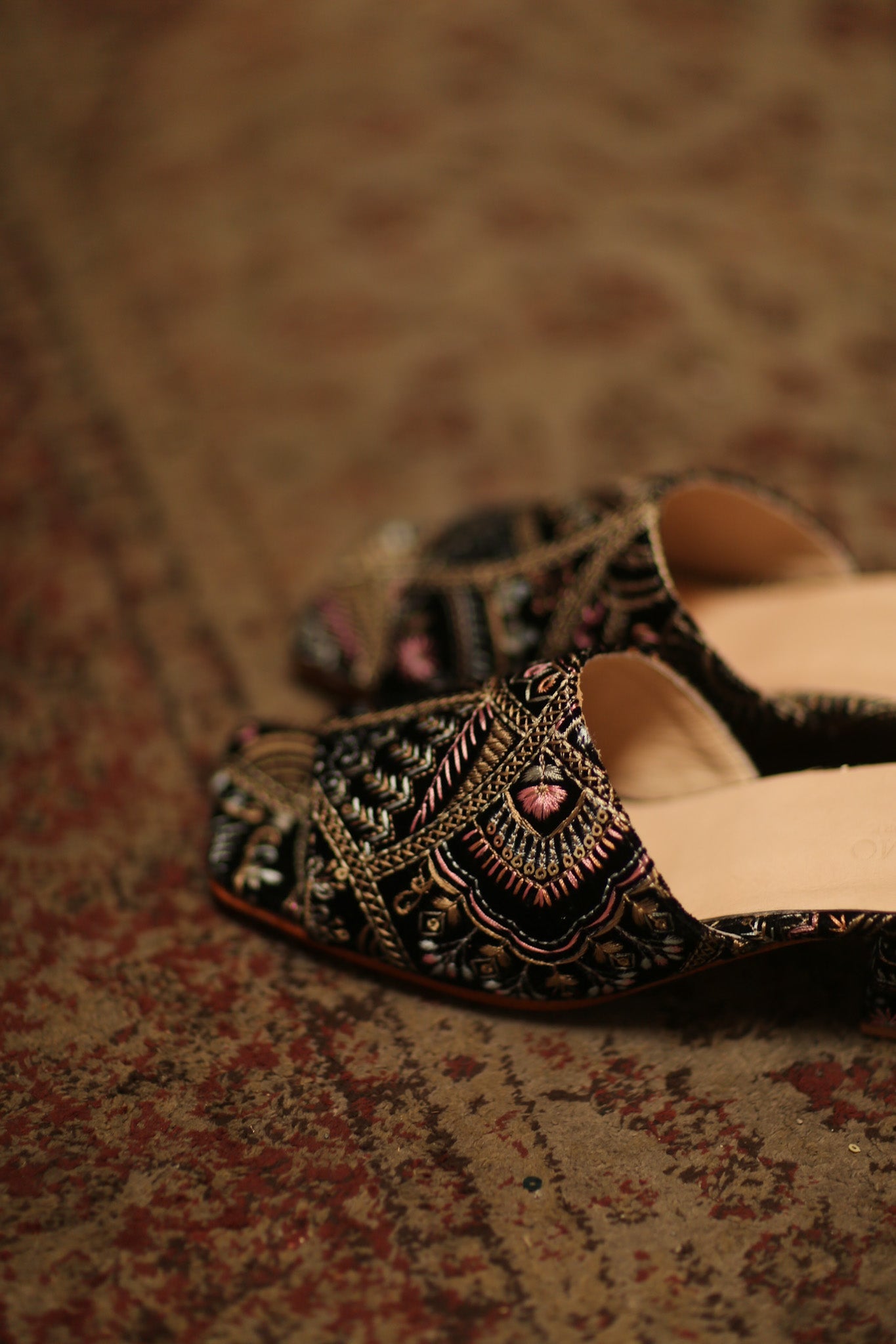 EMBROIDERED VELVET MULES