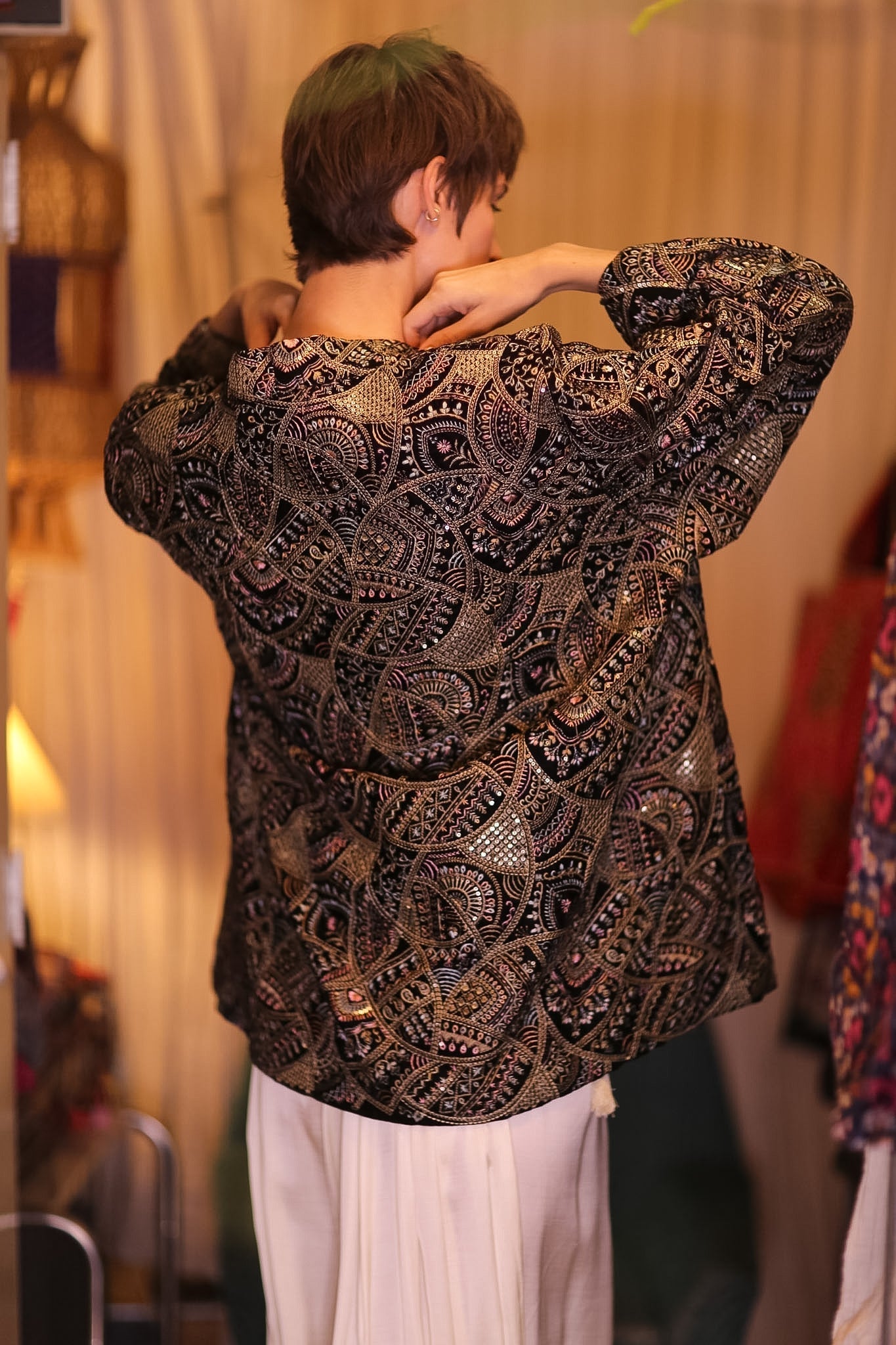 EMBROIDERED VELVET SHORT KIMONO GLODEN