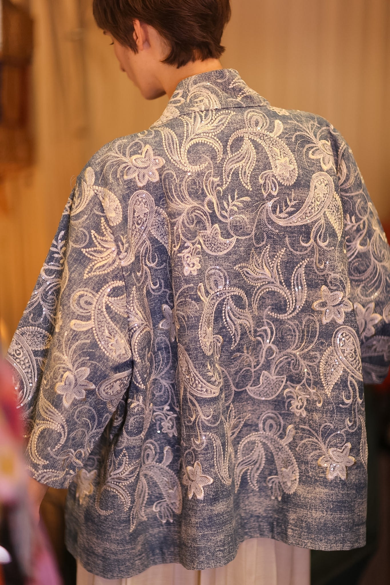 EMBROIDERED DENIM SHORT KIMONO LIPAS