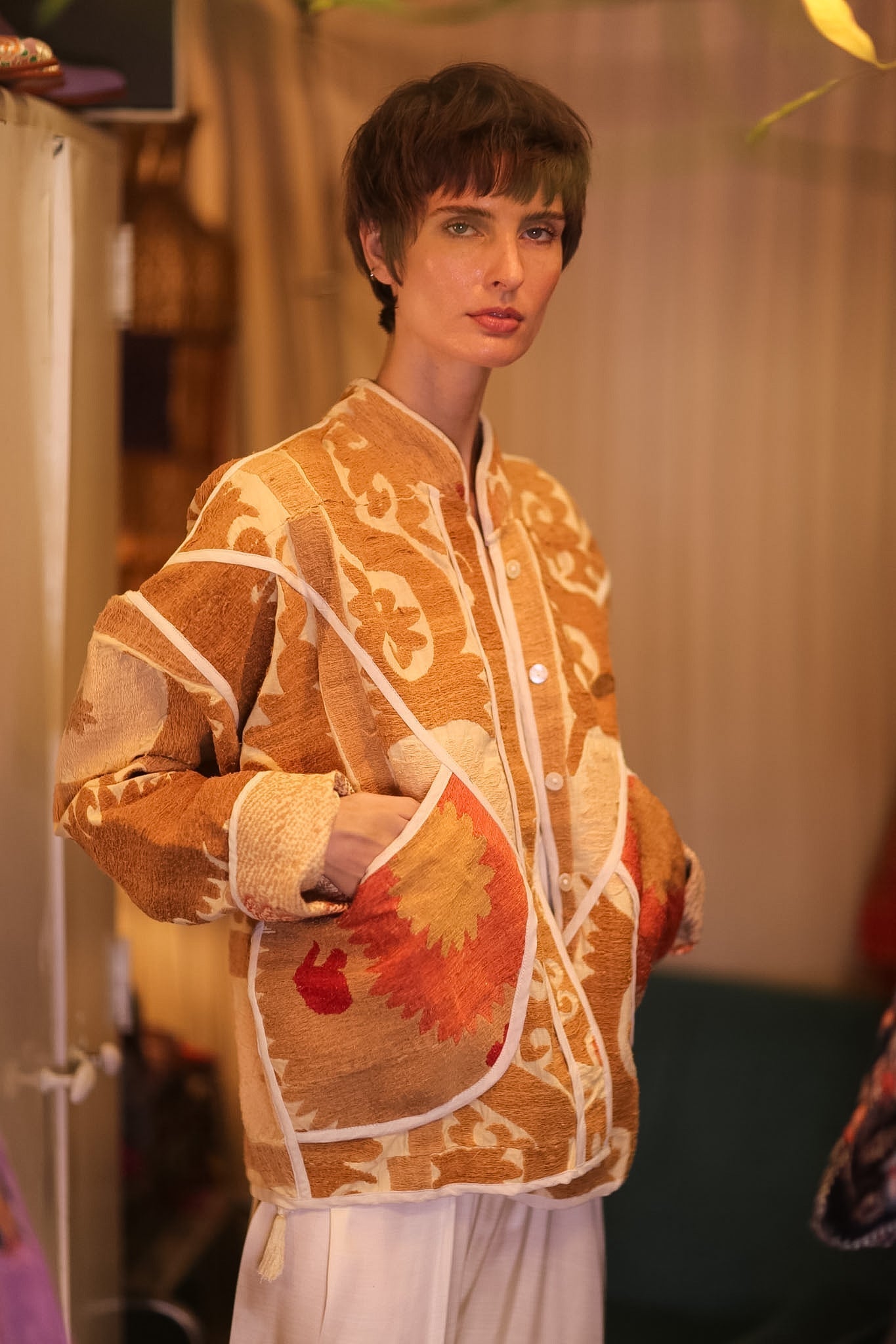 EMBROIDERED SUZANI JACKET FREHLING