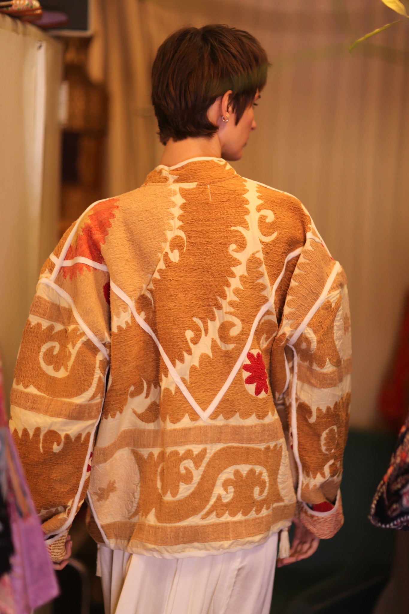 EMBROIDERED SUZANI JACKET FREHLING