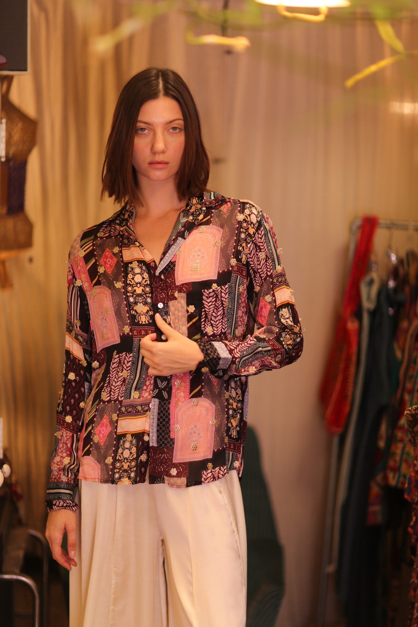 EMBROIDERED BOYFRIEND SHIRT BILLIE HONEY