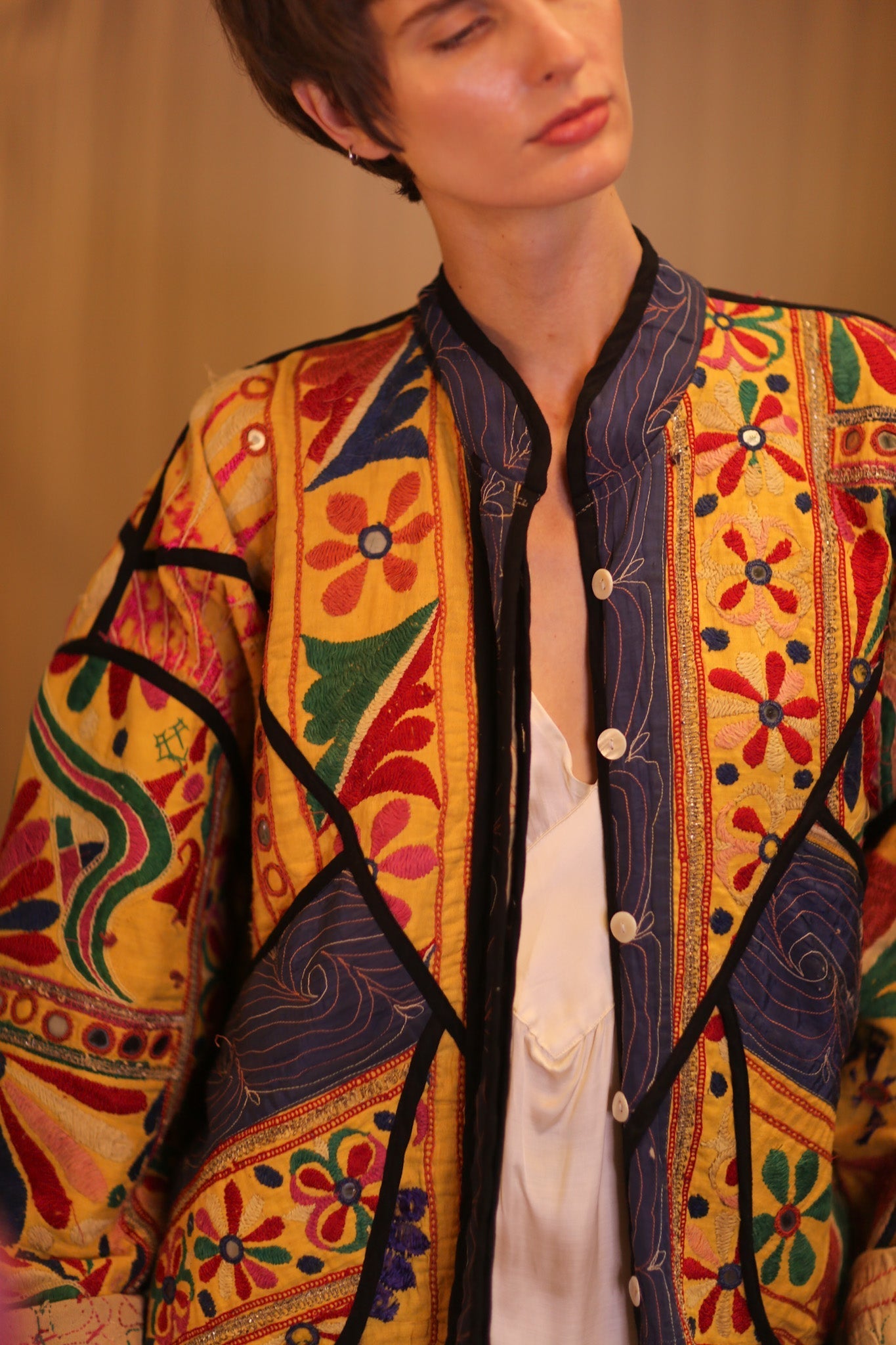 EMBROIDERED RARE VINTAGE JACKET WINTU