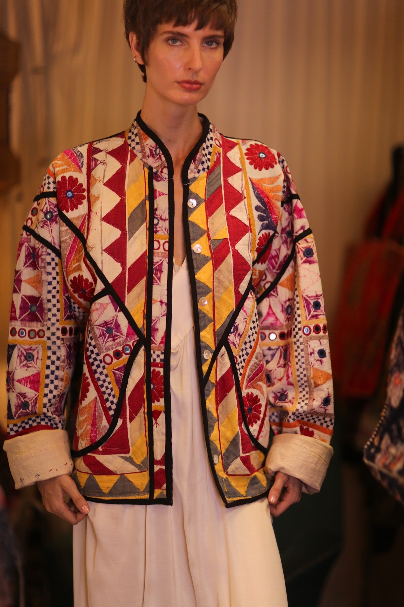 VINTAGE ANTIQUE JACEKT KELINDA