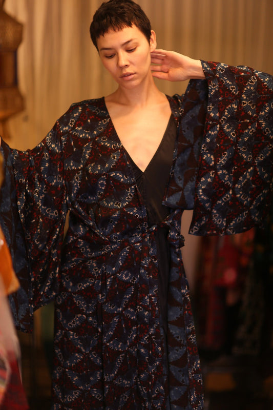 SILK PINA WING KIMONO TOWY