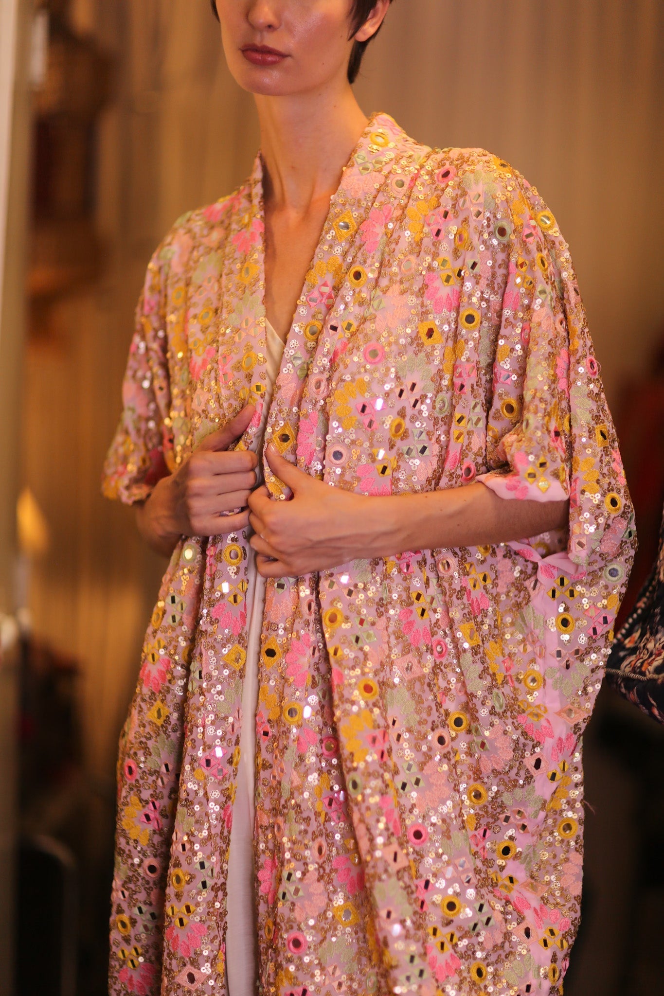 SEQUIN EMBROIDERED KIMONO WINTHA