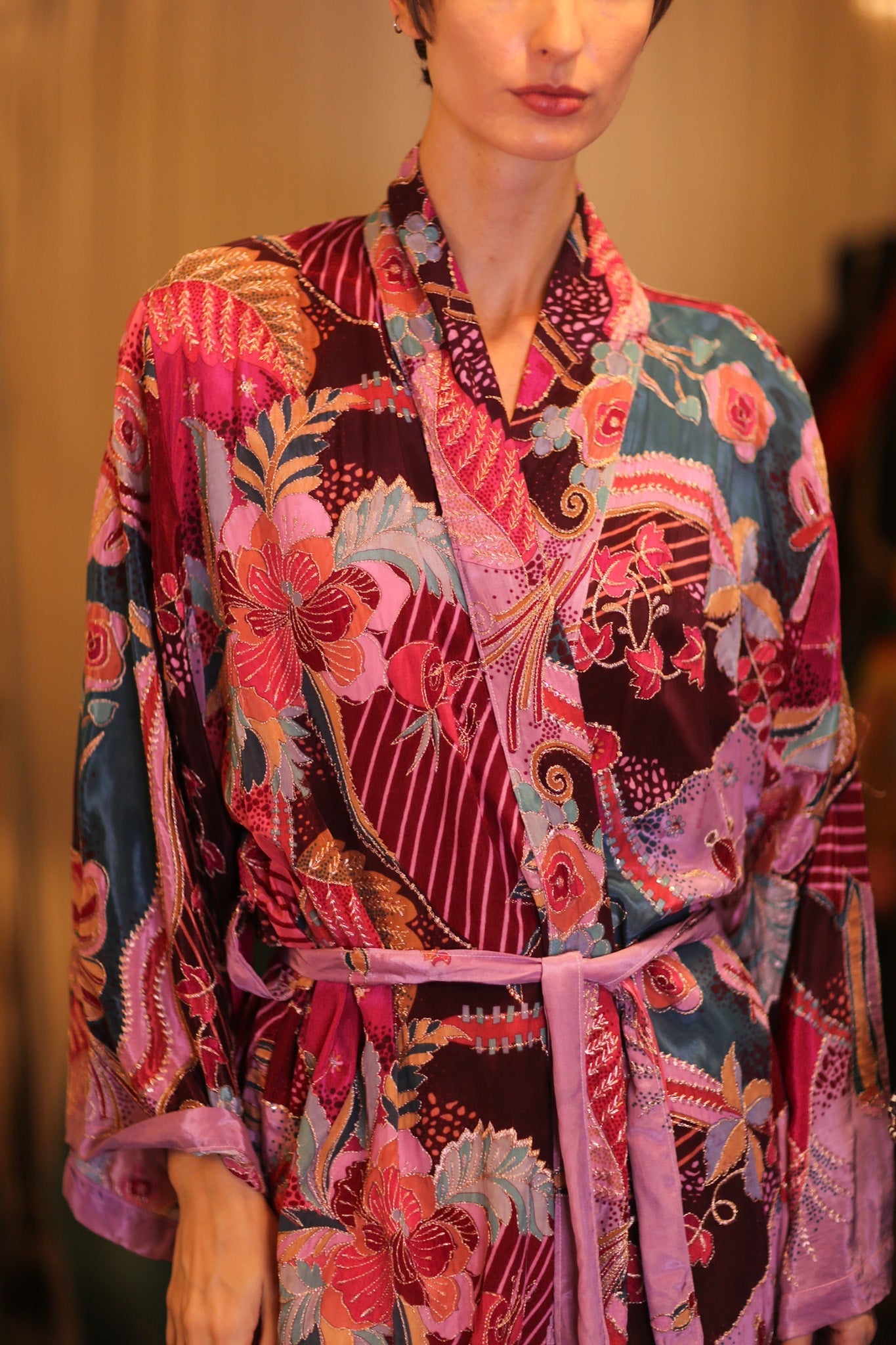 EMBROIDERED SILK LONG KIMONO FLORAL