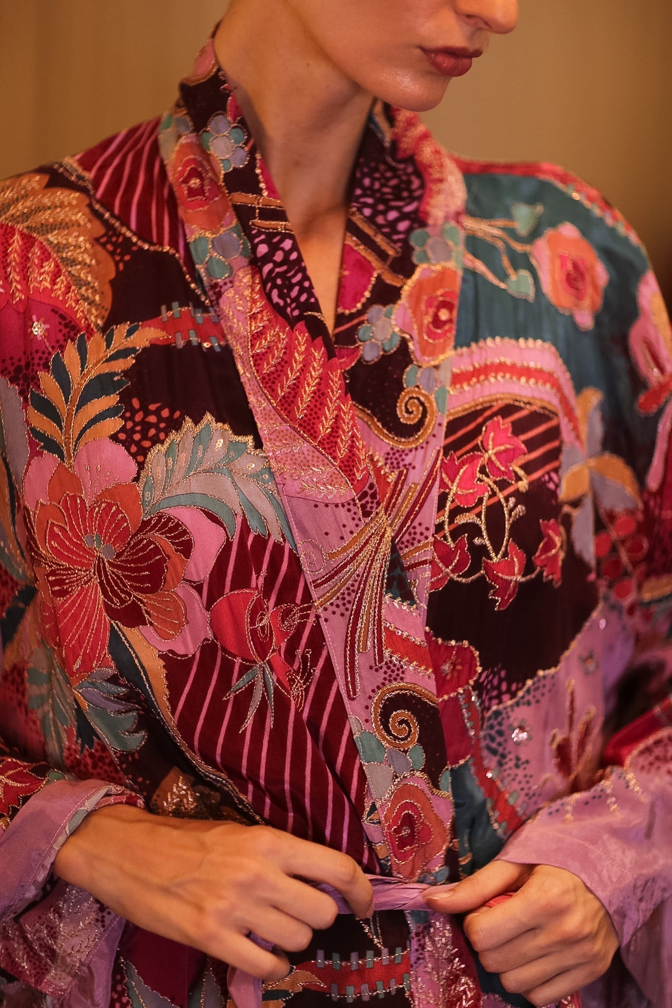 EMBROIDERED SILK LONG KIMONO FLORAL