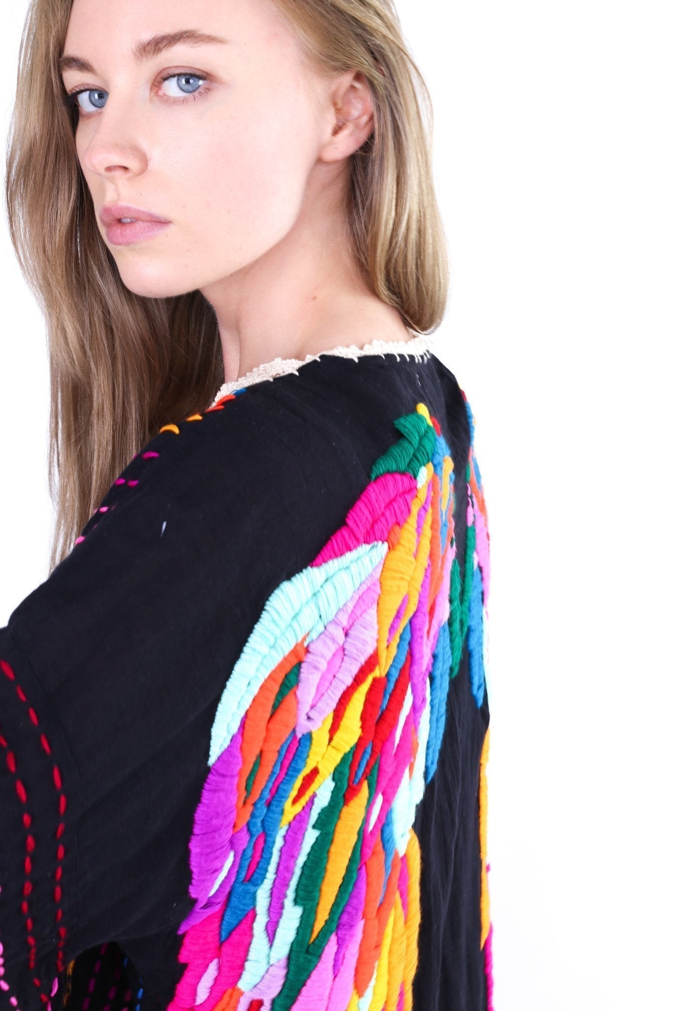 ANGEL WINGS EMBROIDERED CROCHET KIMONO BILA - MOMO STUDIO BERLIN - Berlin Concept Store - sustainable & ethical fashion