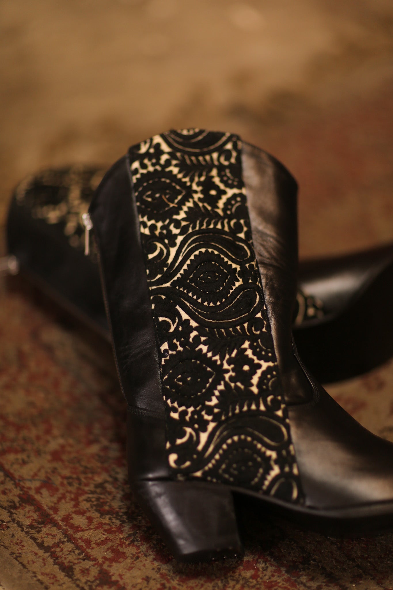 BLACK BORDER TRIM LEATHER WESTERN BOOTS ALYA - MOMO STUDIO BERLIN - Berlin Concept Store - sustainable & ethical fashion