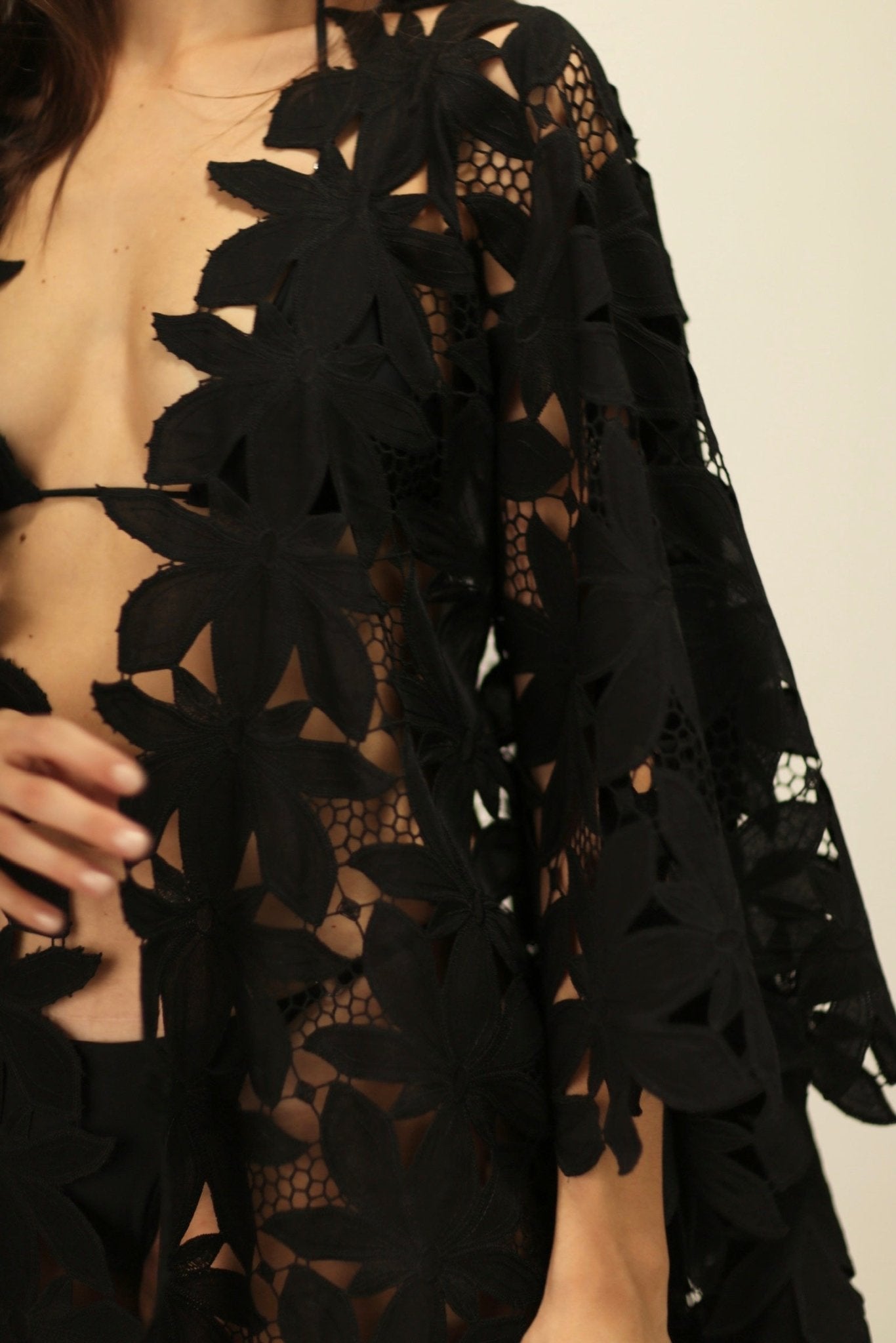 BLACK COTON LACE FLOWER KIMONO - MOMO STUDIO BERLIN - Berlin Concept Store - sustainable & ethical fashion