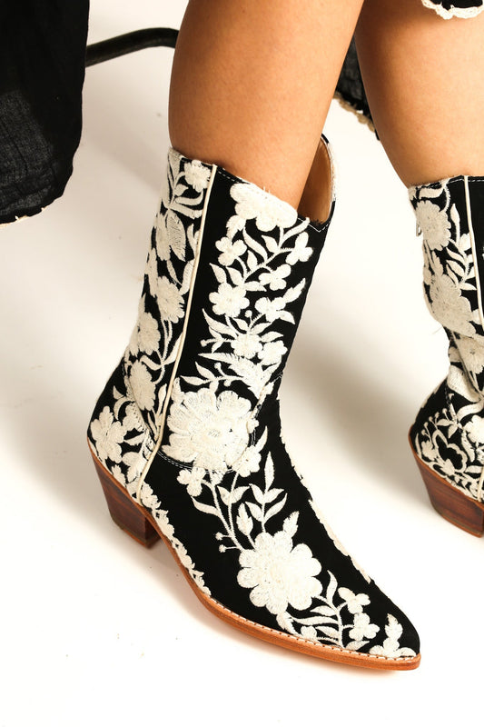 BLACK CREAM FLOWER EMBROIDERED WESTERN BOOTS SHIRON - MOMO STUDIO BERLIN - Berlin Concept Store - sustainable & ethical fashion