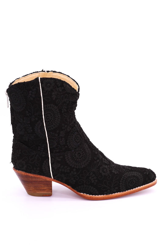 BLACK EMBROIDERED BOOTIES JAUNE - MOMO STUDIO BERLIN - Berlin Concept Store - sustainable & ethical fashion