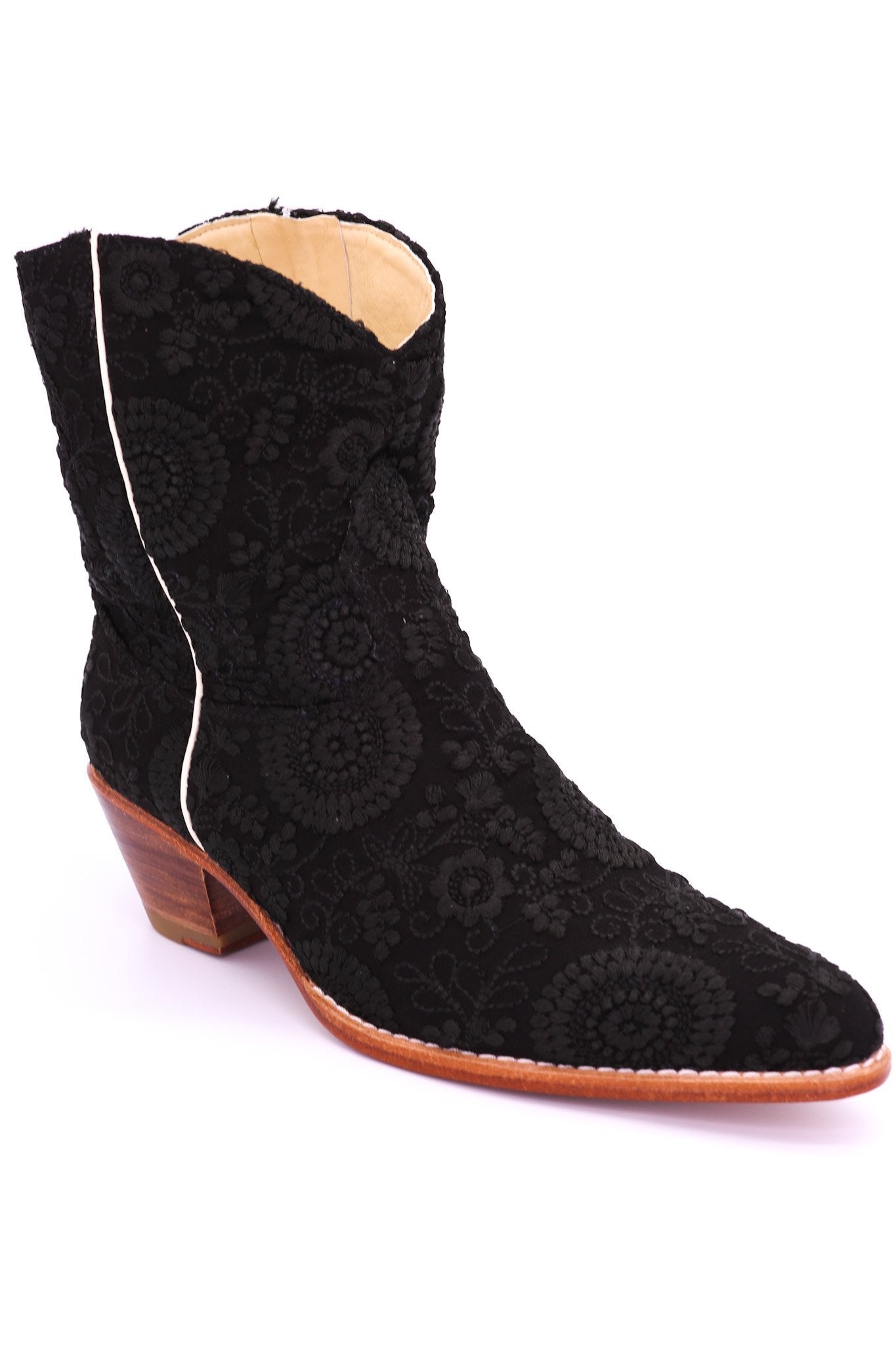 BLACK EMBROIDERED BOOTIES JAUNE - MOMO STUDIO BERLIN - Berlin Concept Store - sustainable & ethical fashion