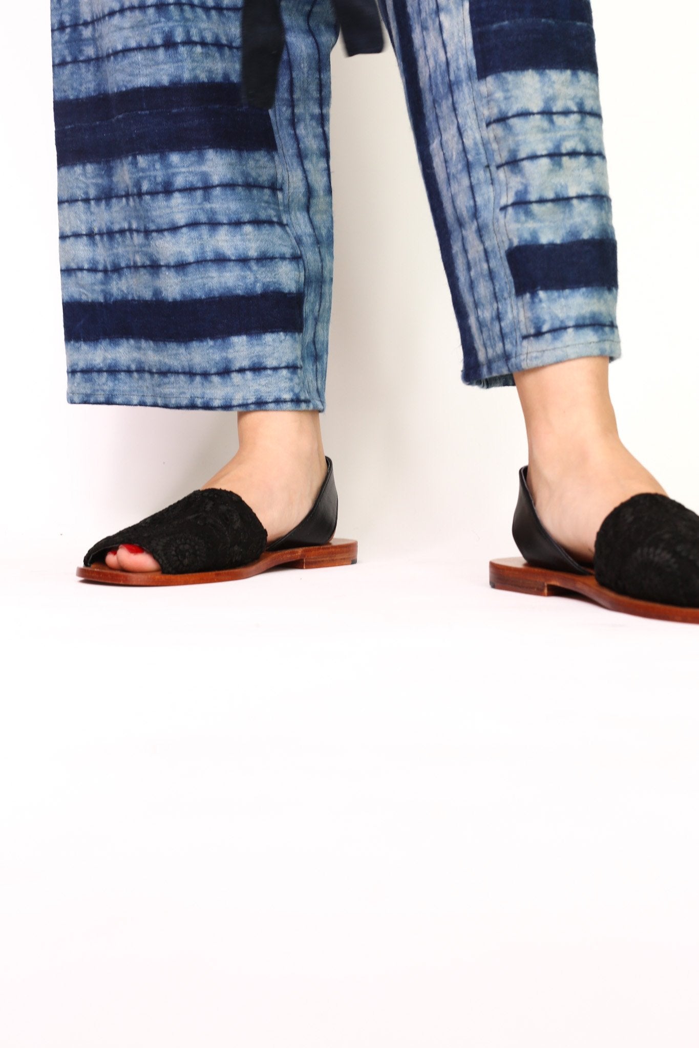 BLACK EMBROIDERED SANDALS DESSA - MOMO STUDIO BERLIN - Berlin Concept Store - sustainable & ethical fashion