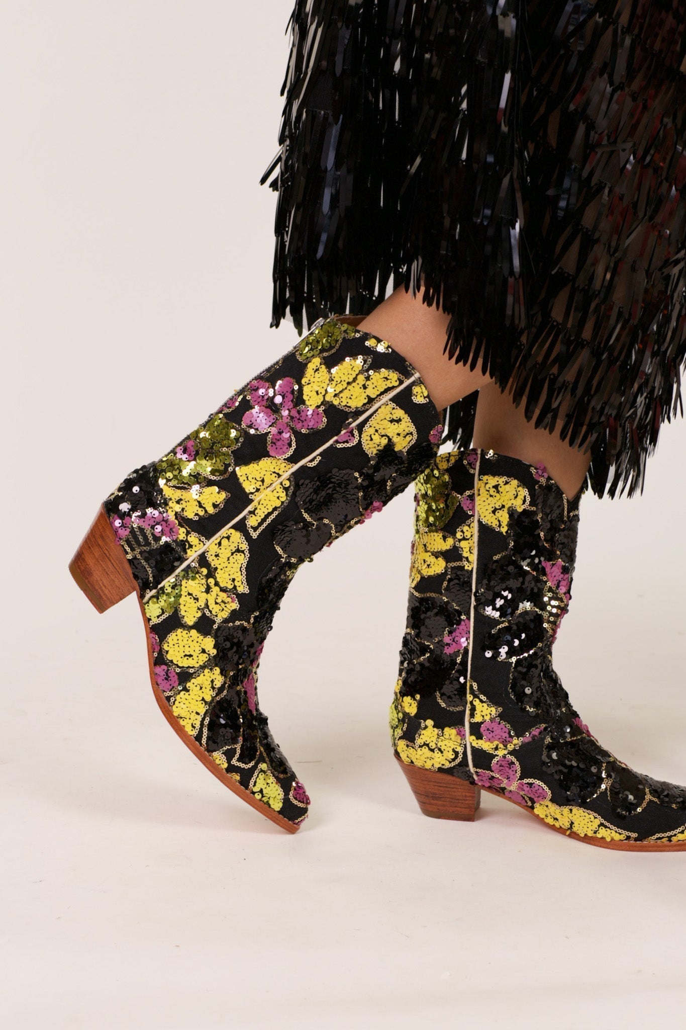 BLACK EMBROIDERED SEQUIN WESTERN BOOTS WEHRL - MOMO STUDIO BERLIN - Berlin Concept Store - sustainable & ethical fashion