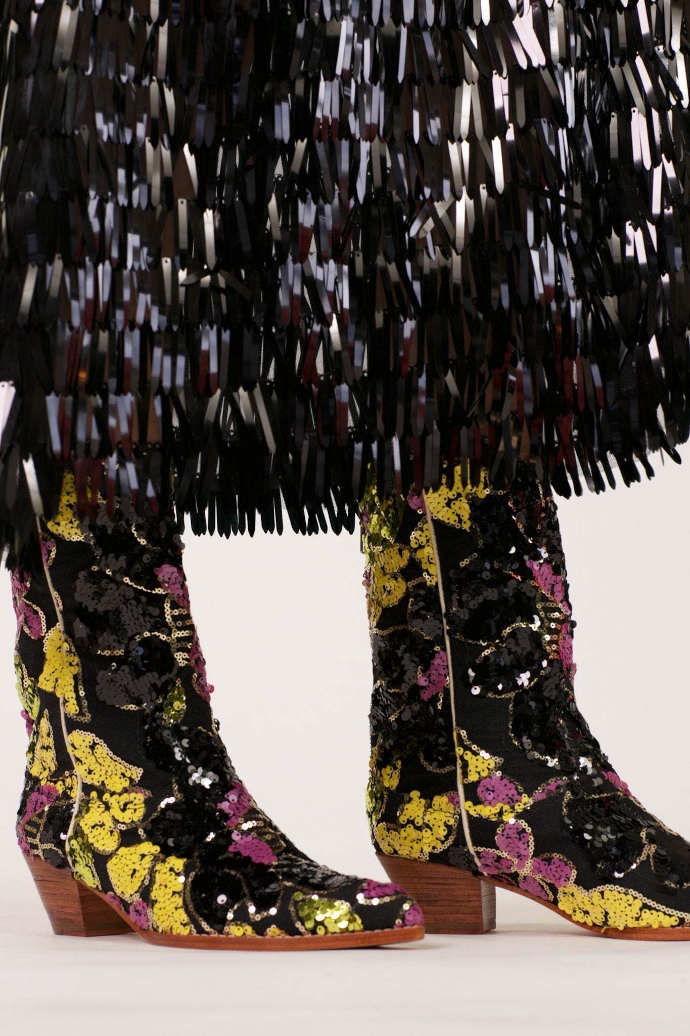 BLACK EMBROIDERED SEQUIN WESTERN BOOTS WEHRL - MOMO STUDIO BERLIN - Berlin Concept Store - sustainable & ethical fashion