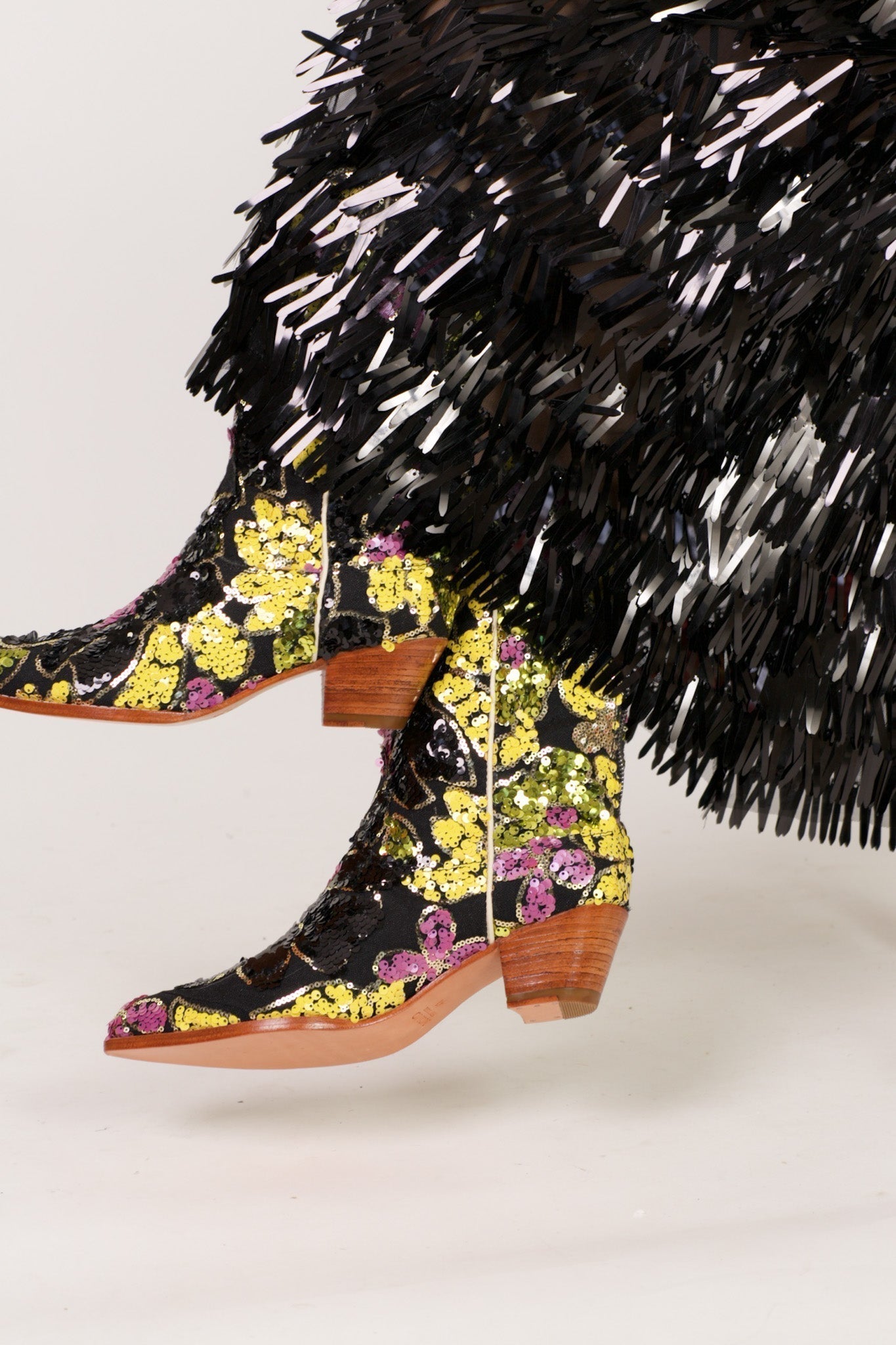 BLACK EMBROIDERED SEQUIN WESTERN BOOTS WEHRL - MOMO STUDIO BERLIN - Berlin Concept Store - sustainable & ethical fashion