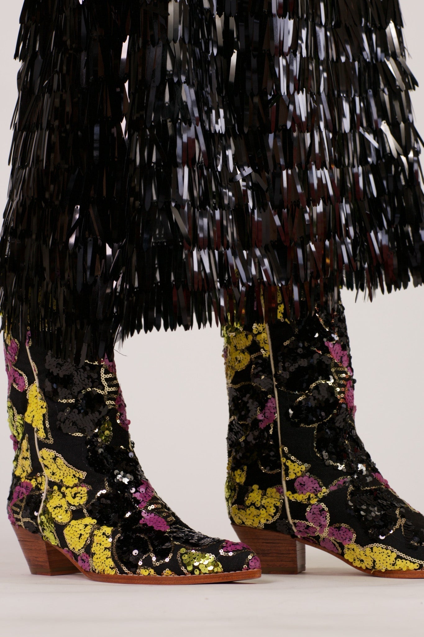 BLACK EMBROIDERED SEQUIN WESTERN BOOTS WEHRL - MOMO STUDIO BERLIN - Berlin Concept Store - sustainable & ethical fashion