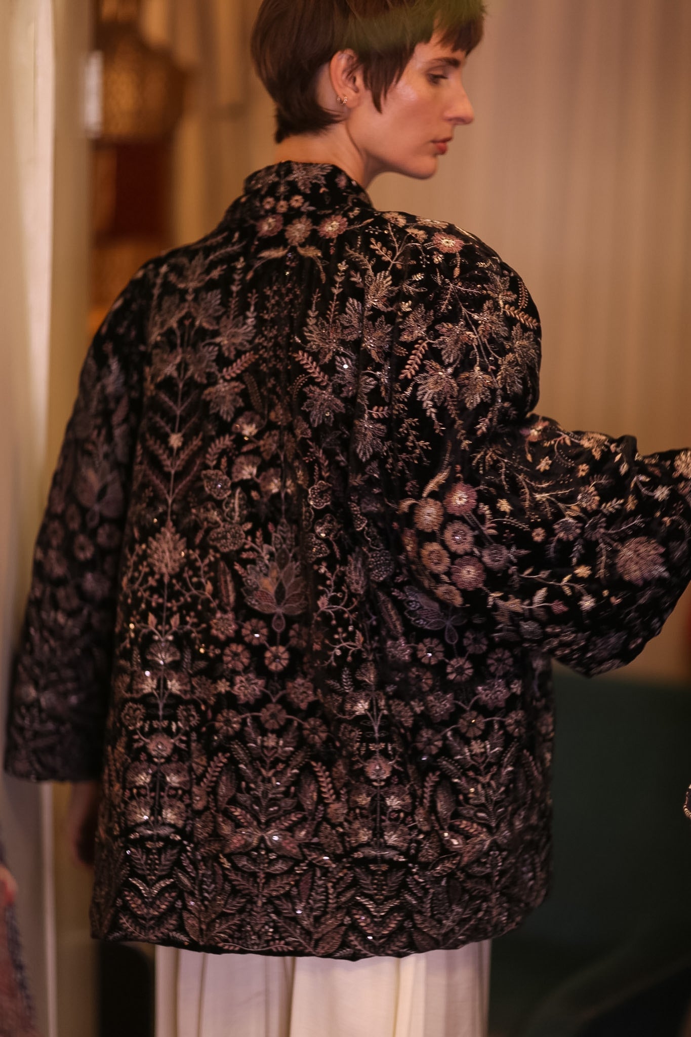 BLACK EMBROIDERED VELVET KIMONO DINAS - MOMO STUDIO BERLIN - Berlin Concept Store - sustainable & ethical fashion