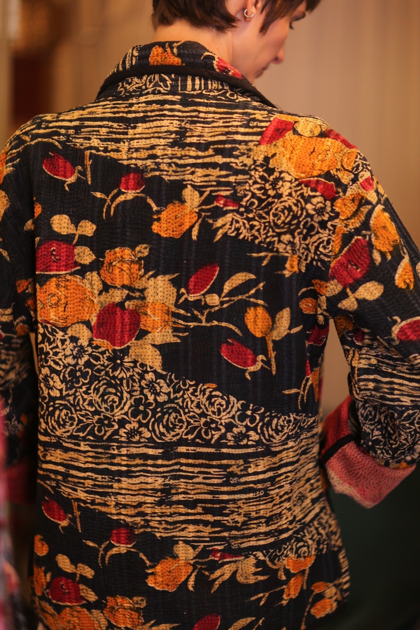 BLACK FLORAL KANTHA JACKET LOTA - MOMO STUDIO BERLIN - Berlin Concept Store - sustainable & ethical fashion