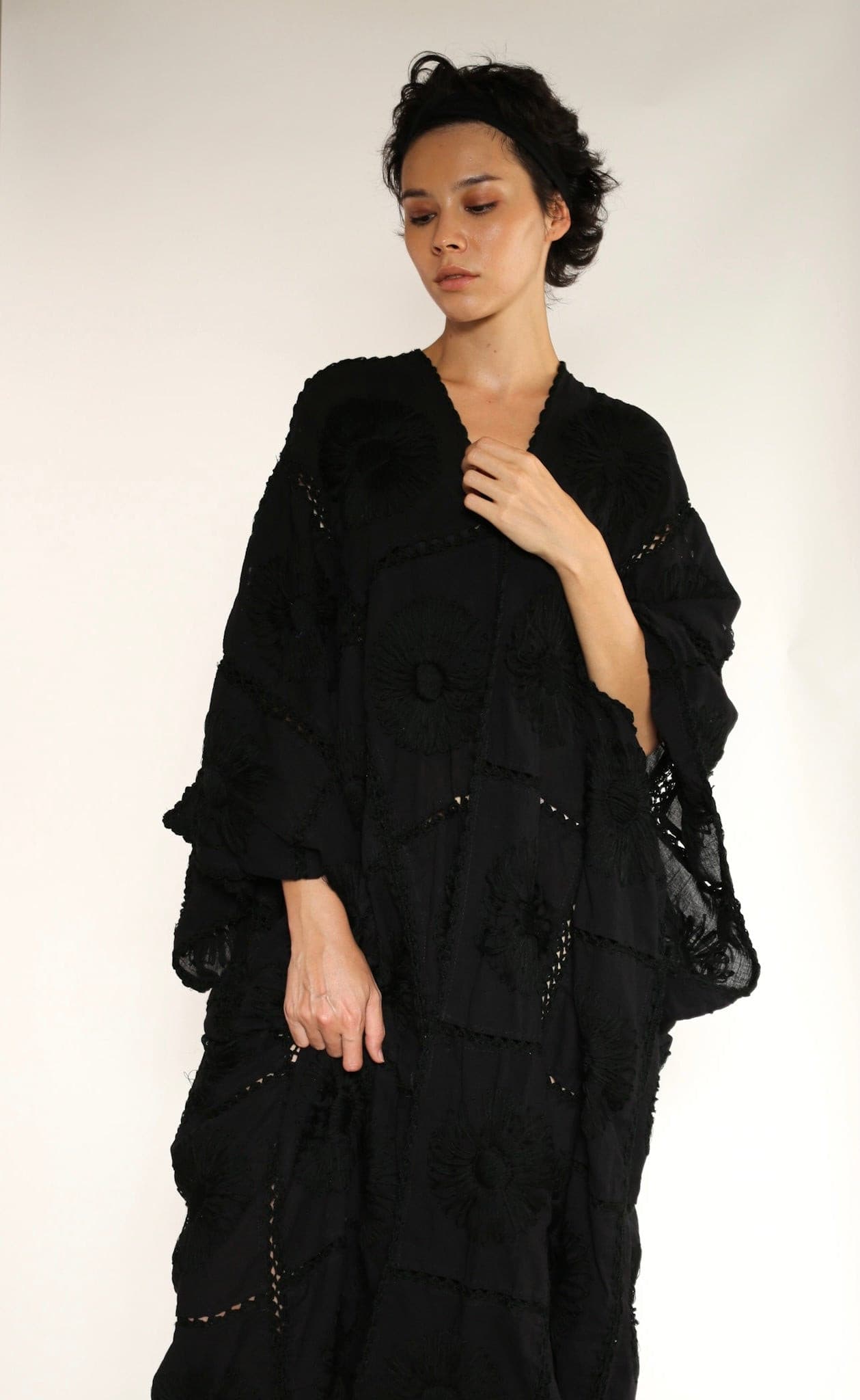 BLACK KIMONO EMBROIDERED FLORA CROCHET - MOMO STUDIO BERLIN - Berlin Concept Store - sustainable & ethical fashion