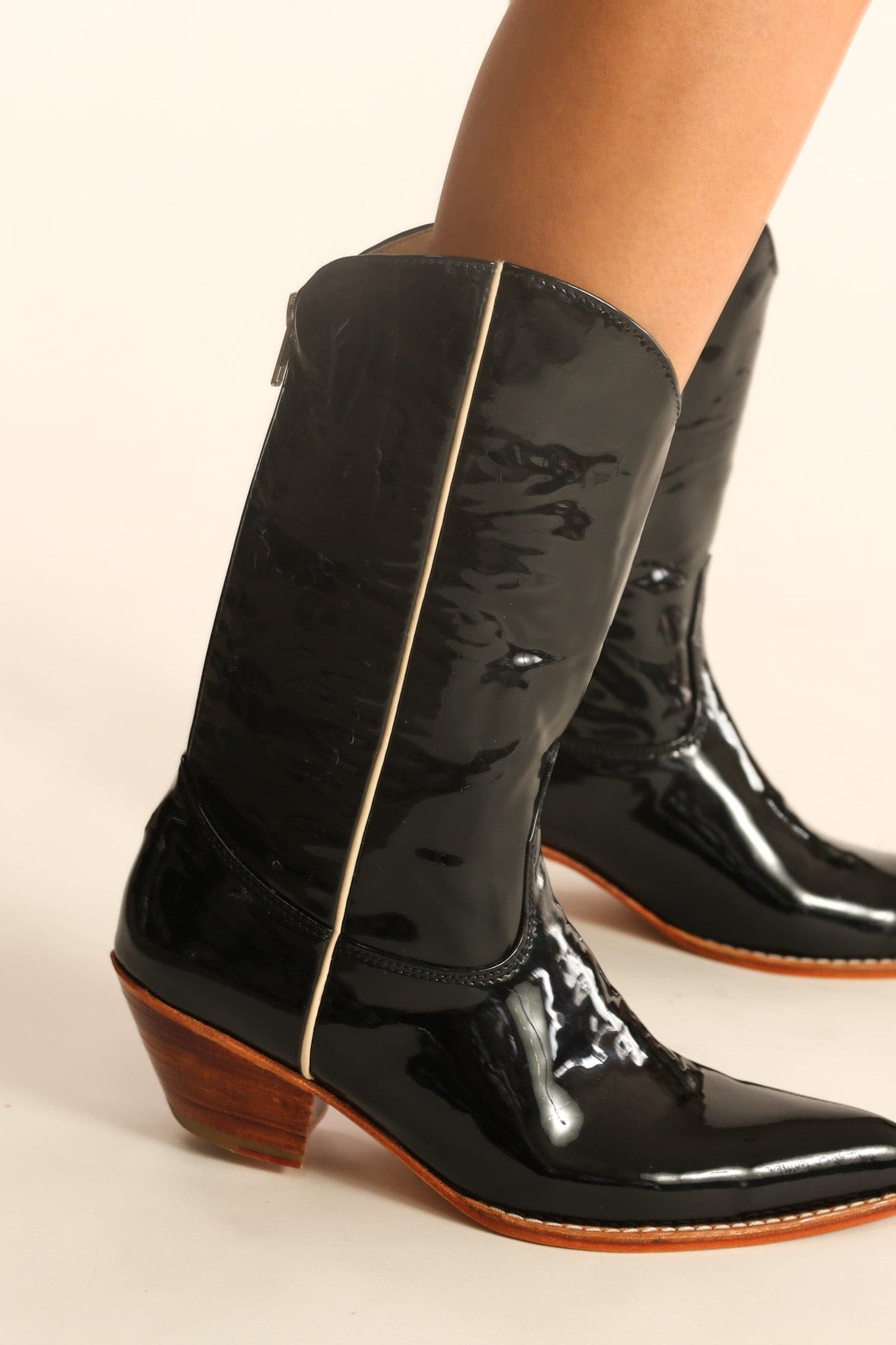 BLACK PATENT WESTERN BOOTS WAKANDA - MOMO STUDIO BERLIN - Berlin Concept Store - sustainable & ethical fashion