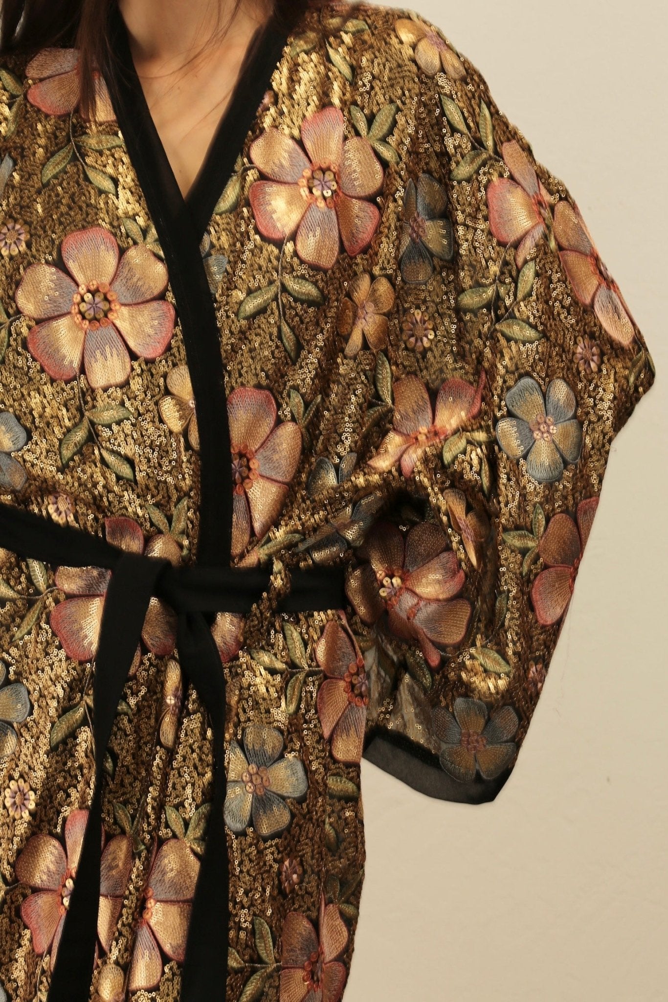 BLACK SEQUIN EMBROIDERED FLOWER KIMONO - MOMO STUDIO BERLIN - Berlin Concept Store - sustainable & ethical fashion