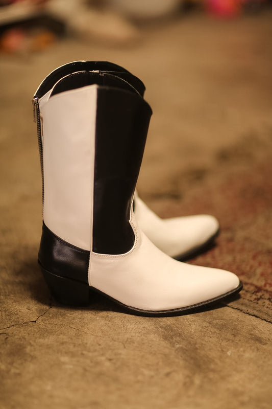 BLACK WHITE WESTERN BOOTS GILA - MOMO STUDIO BERLIN - Berlin Concept Store - sustainable & ethical fashion