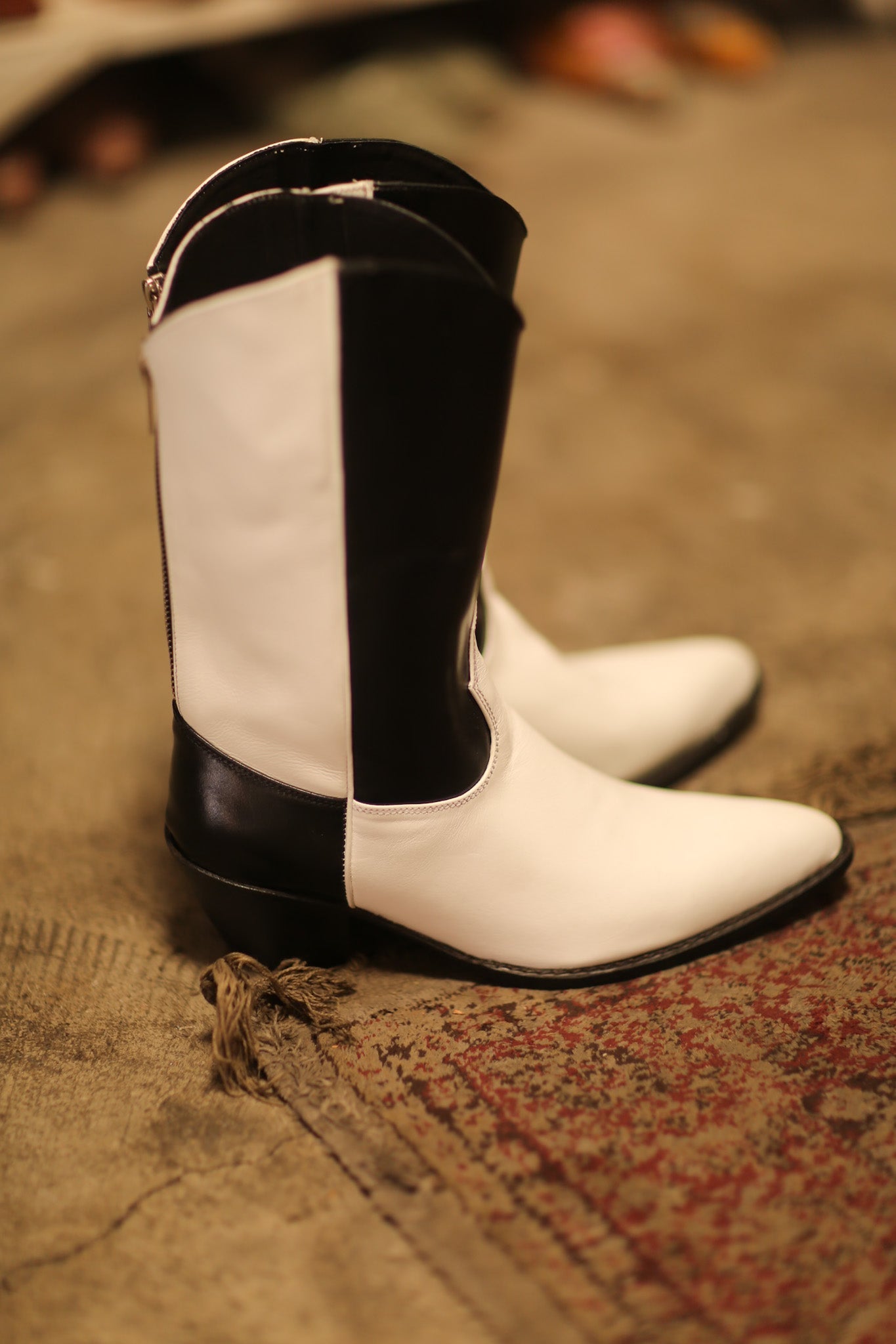 BLACK WHITE WESTERN BOOTS GILA - MOMO STUDIO BERLIN - Berlin Concept Store - sustainable & ethical fashion