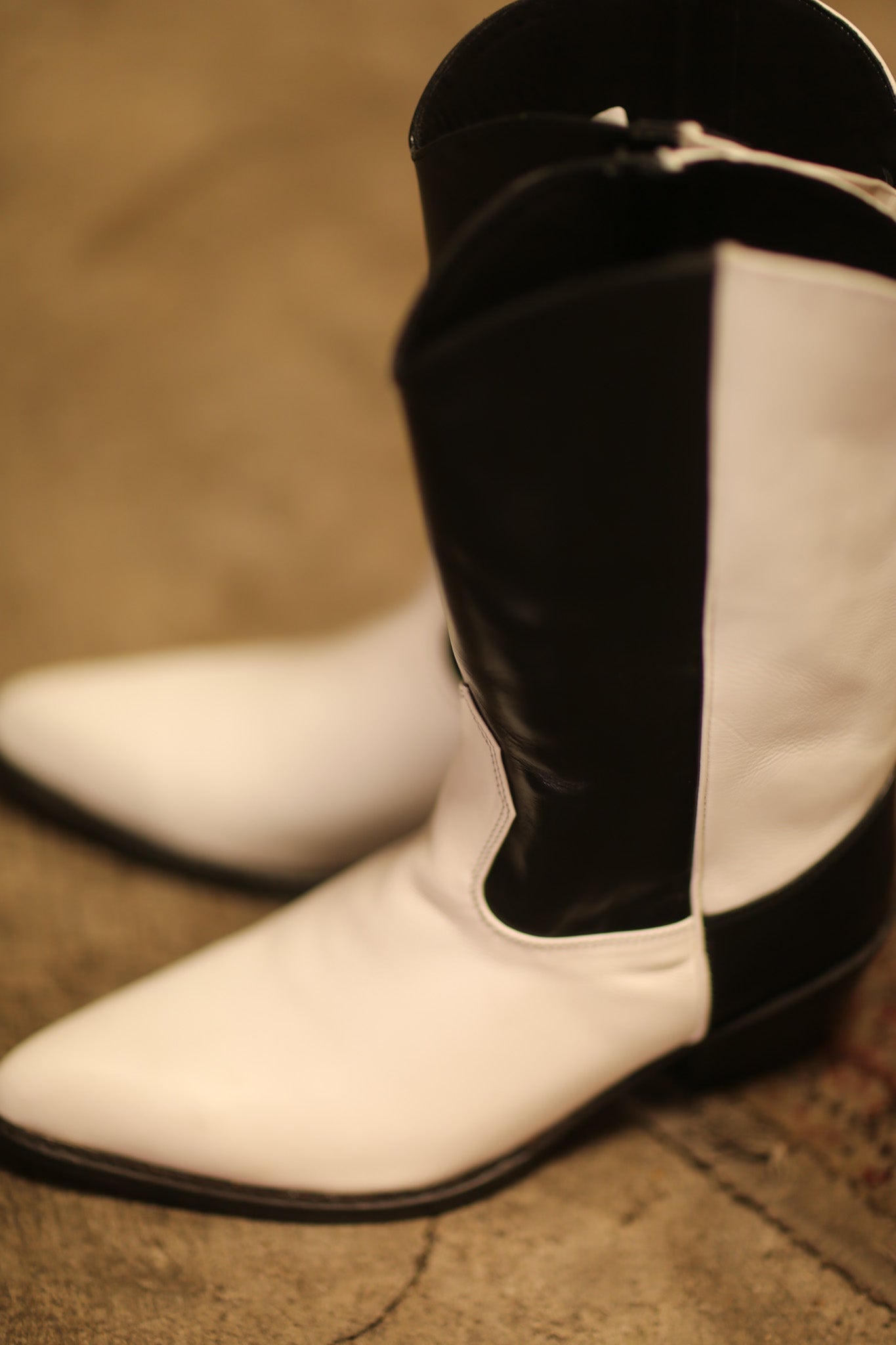 BLACK WHITE WESTERN BOOTS GILA - MOMO STUDIO BERLIN - Berlin Concept Store - sustainable & ethical fashion