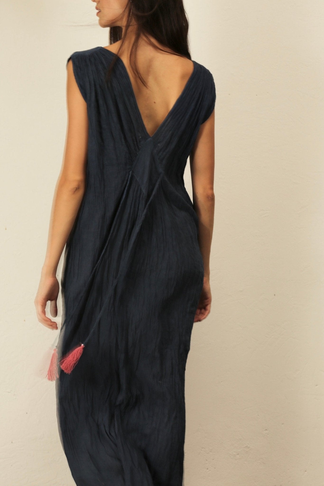 CLIO V SHOULDER DRESS - MOMO STUDIO BERLIN - Berlin Concept Store - sustainable & ethical fashion